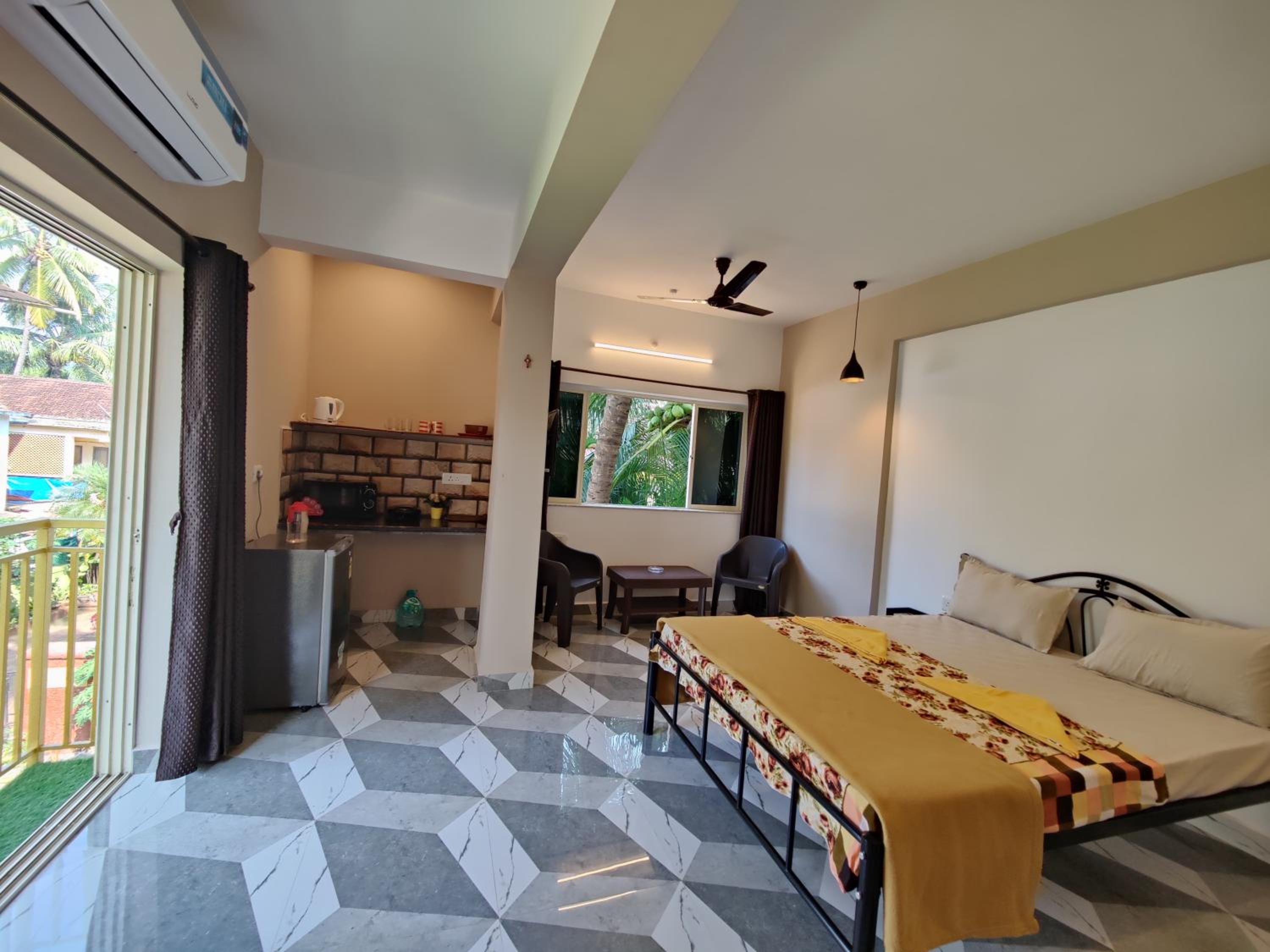 King Room with Balcony photo 2
