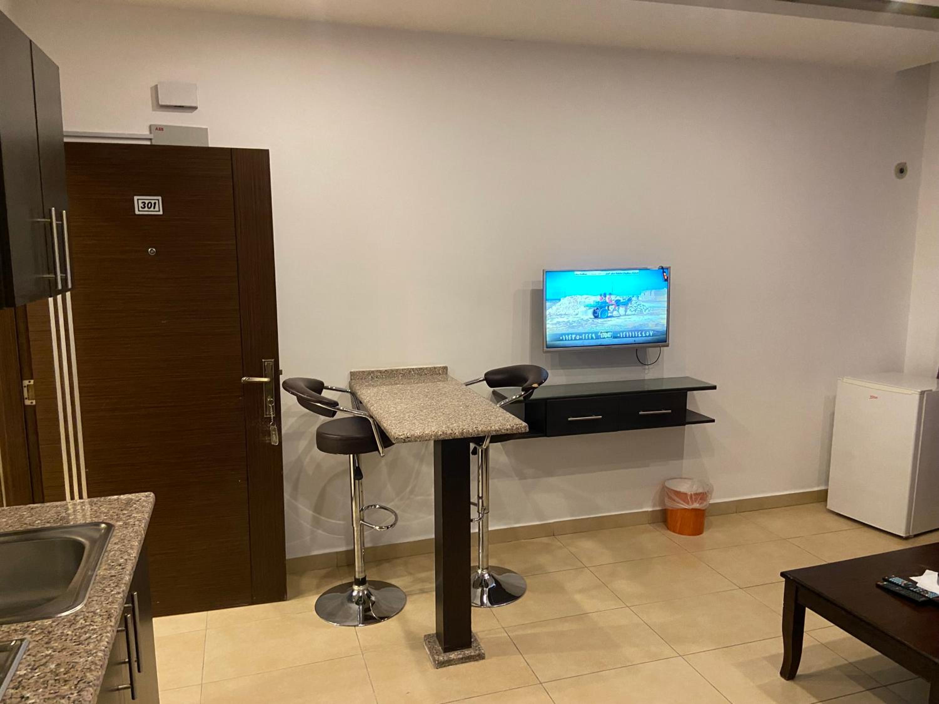 Deluxe Studio