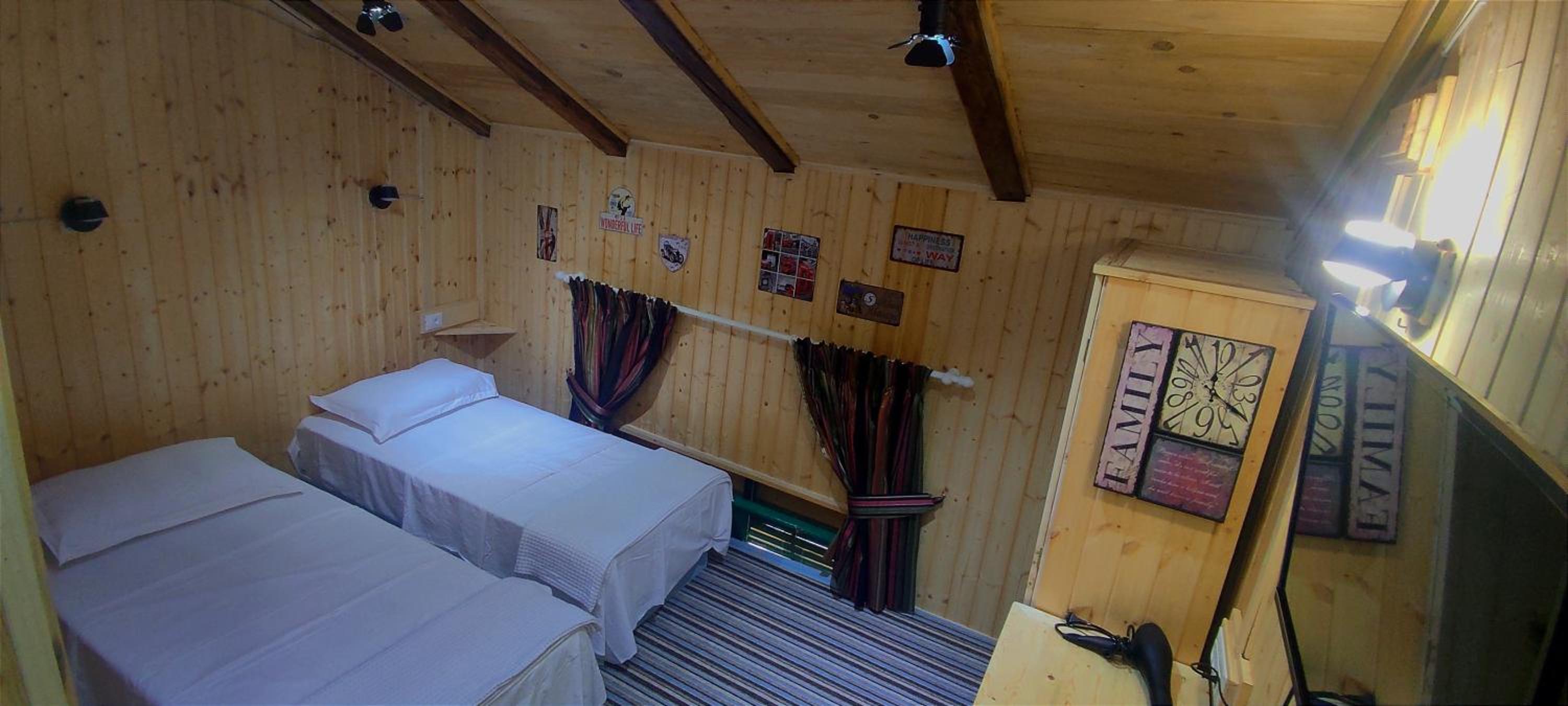 Standard Double or Twin Room photo 3