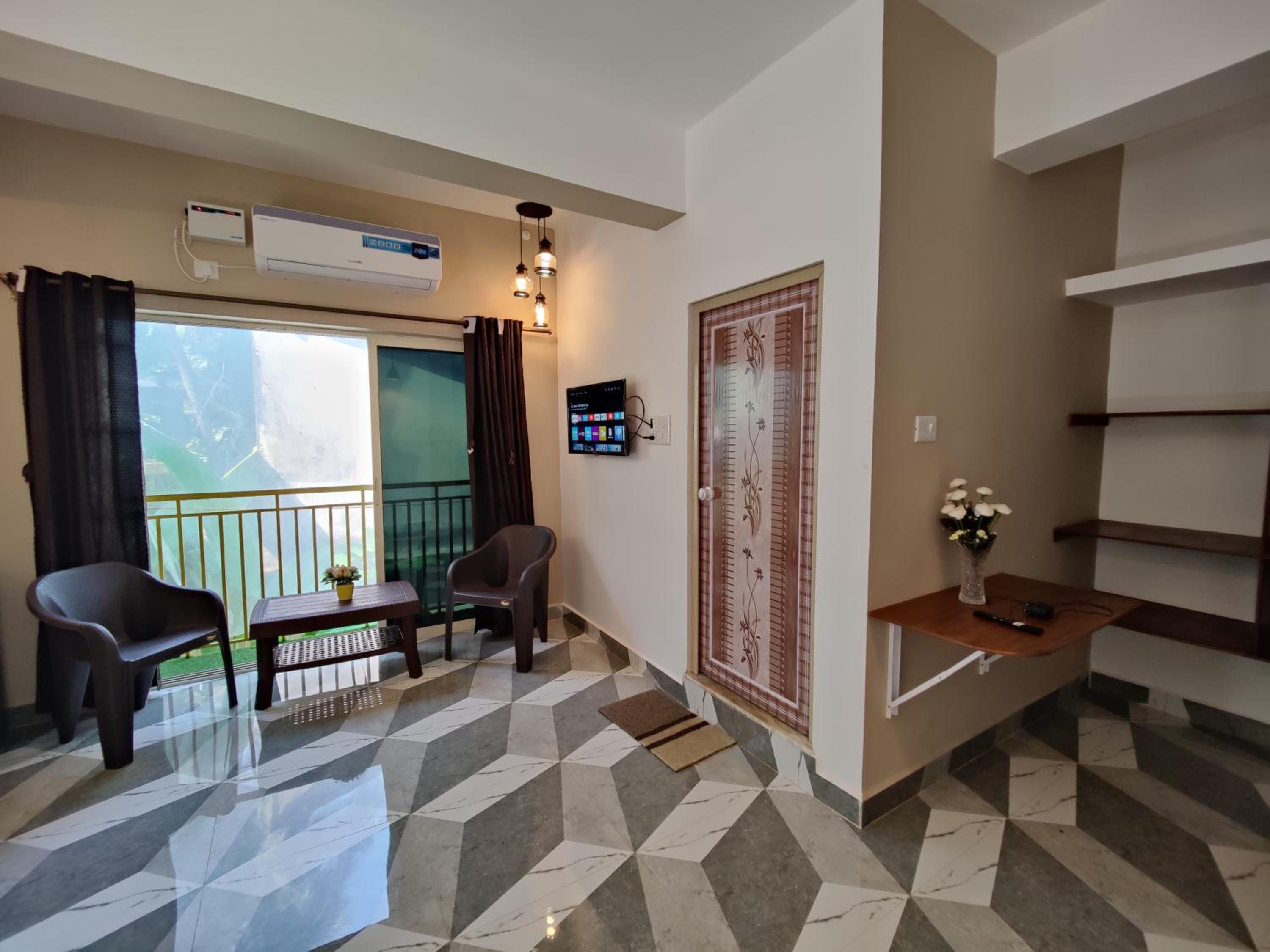 Queen Room with Balcony photo 1