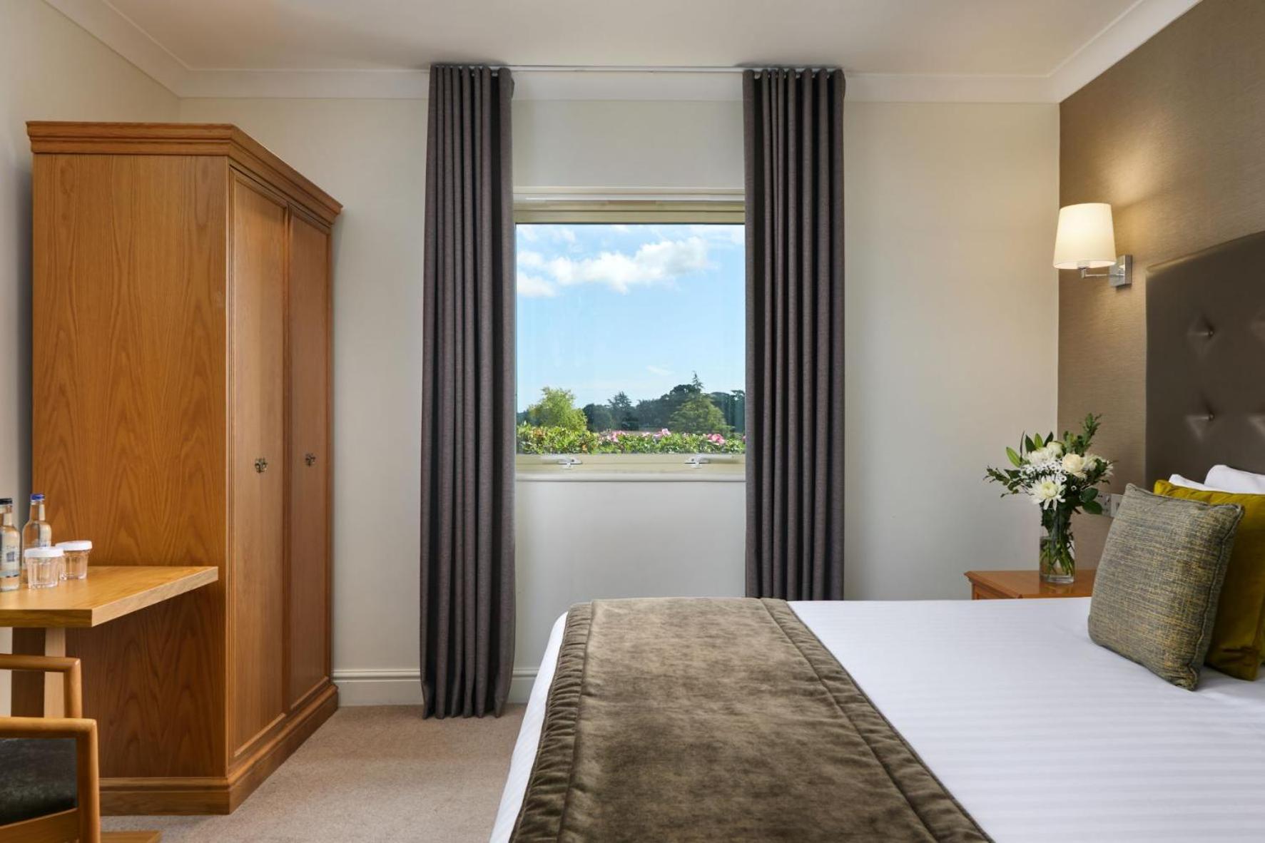 Classic Double or Twin Room photo 2