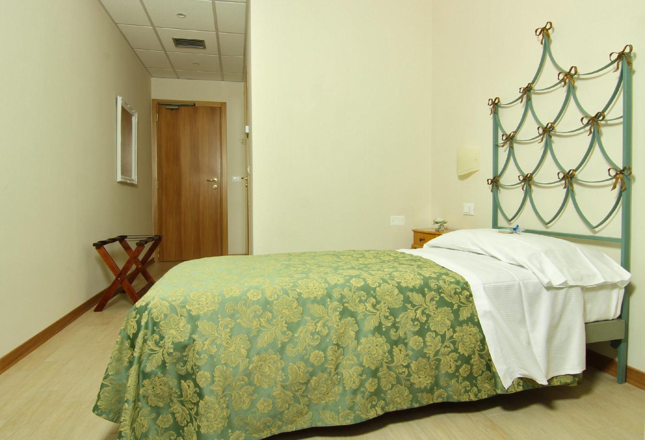 Single Room photo 1
