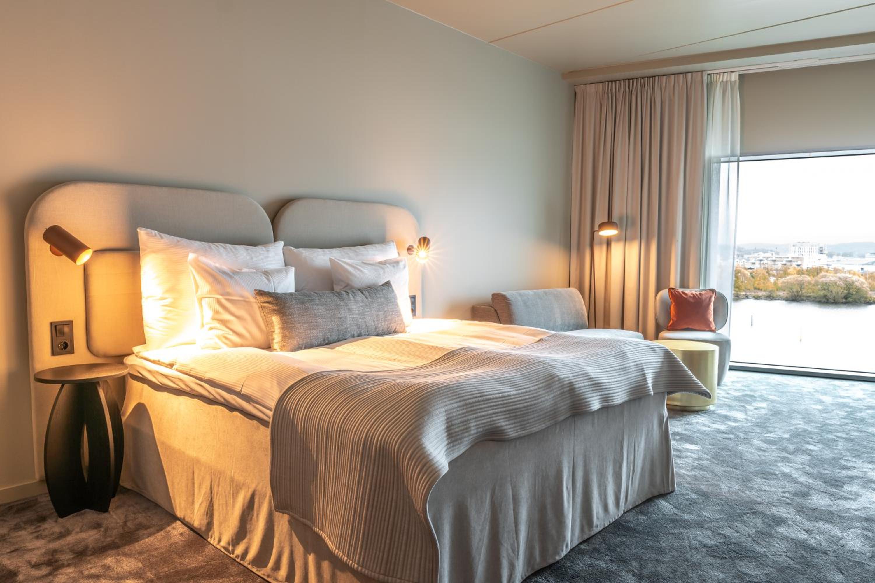Deluxe Room - Photo 7