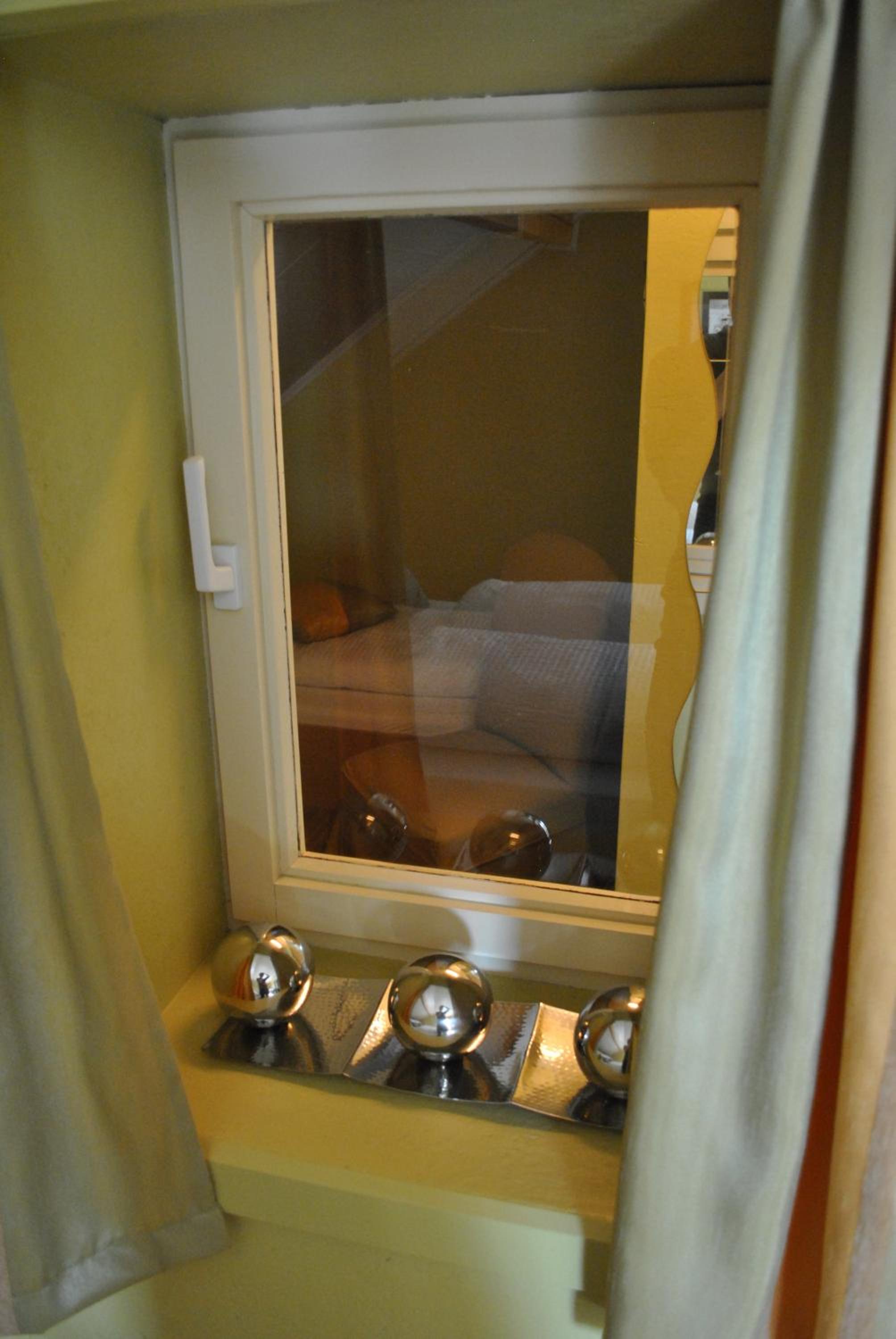 Family Room With Private Bathroom photo 1