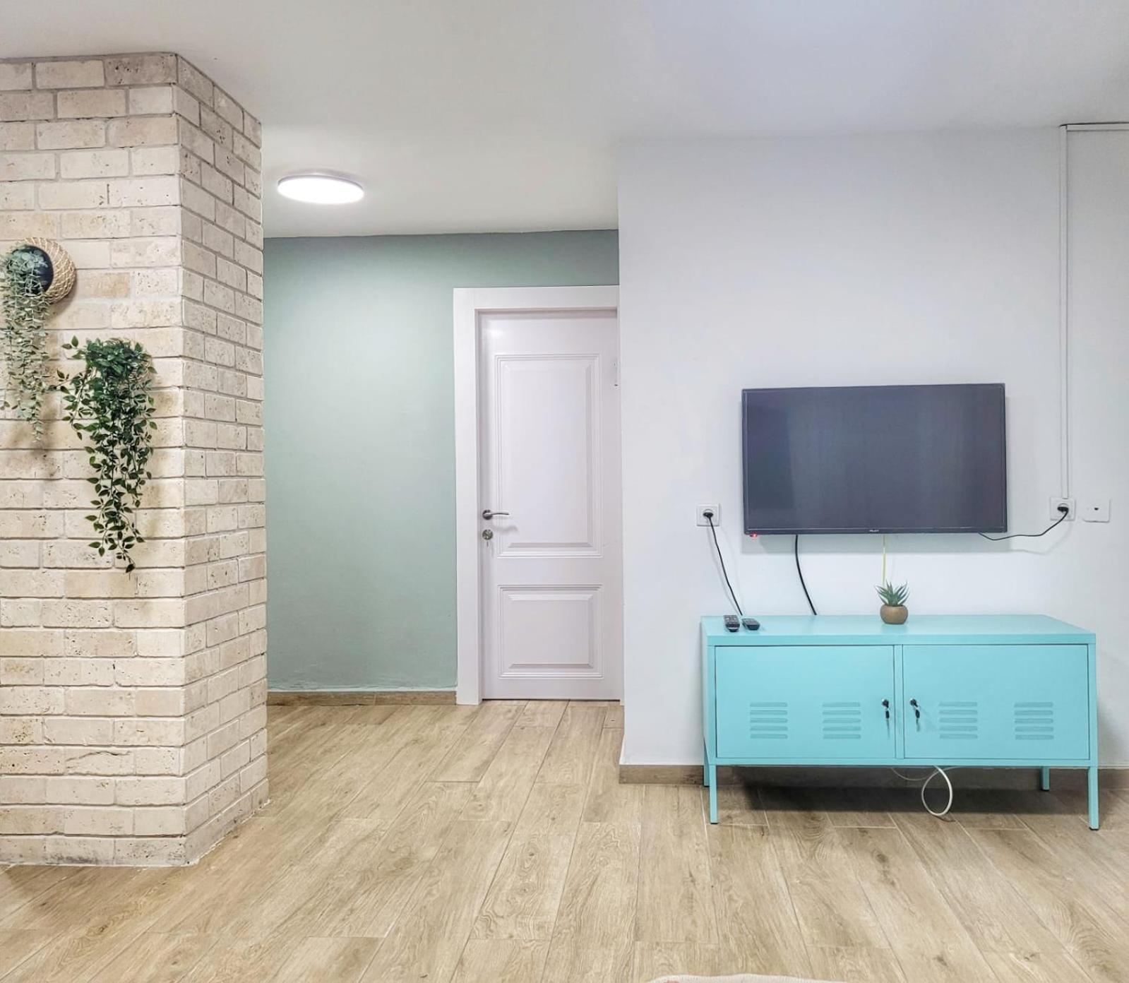 Deluxe Family Room - Photo 1