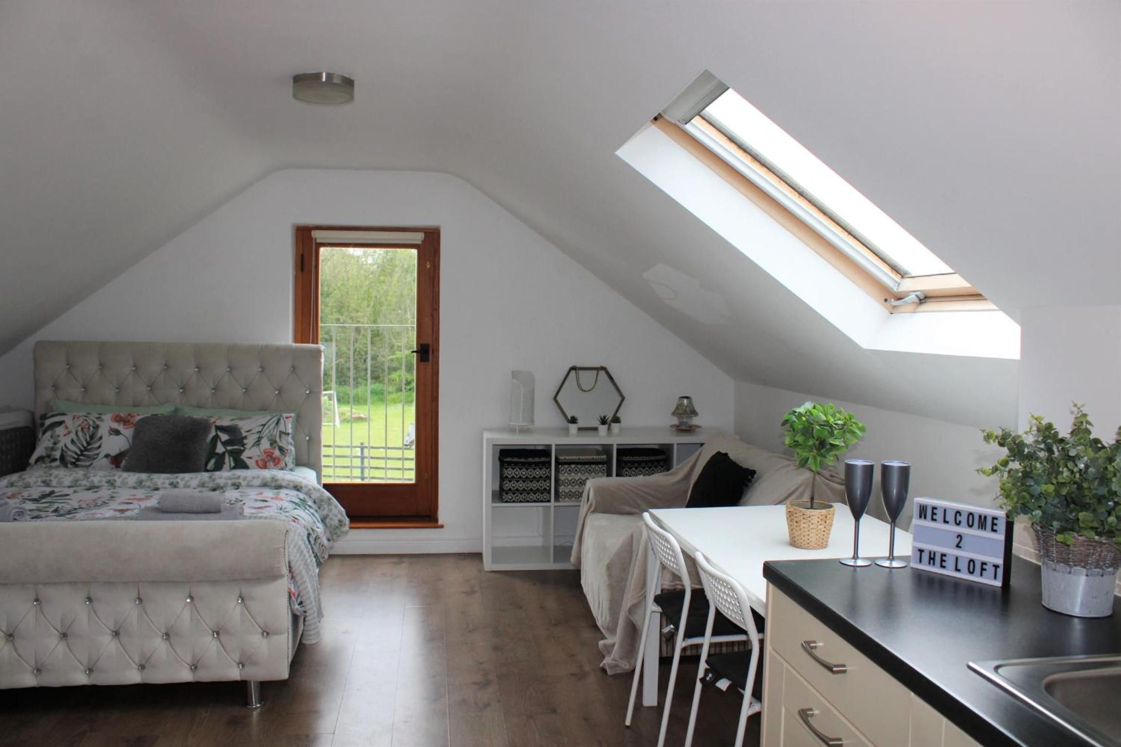 One-Bedroom Apartment - Photo 12