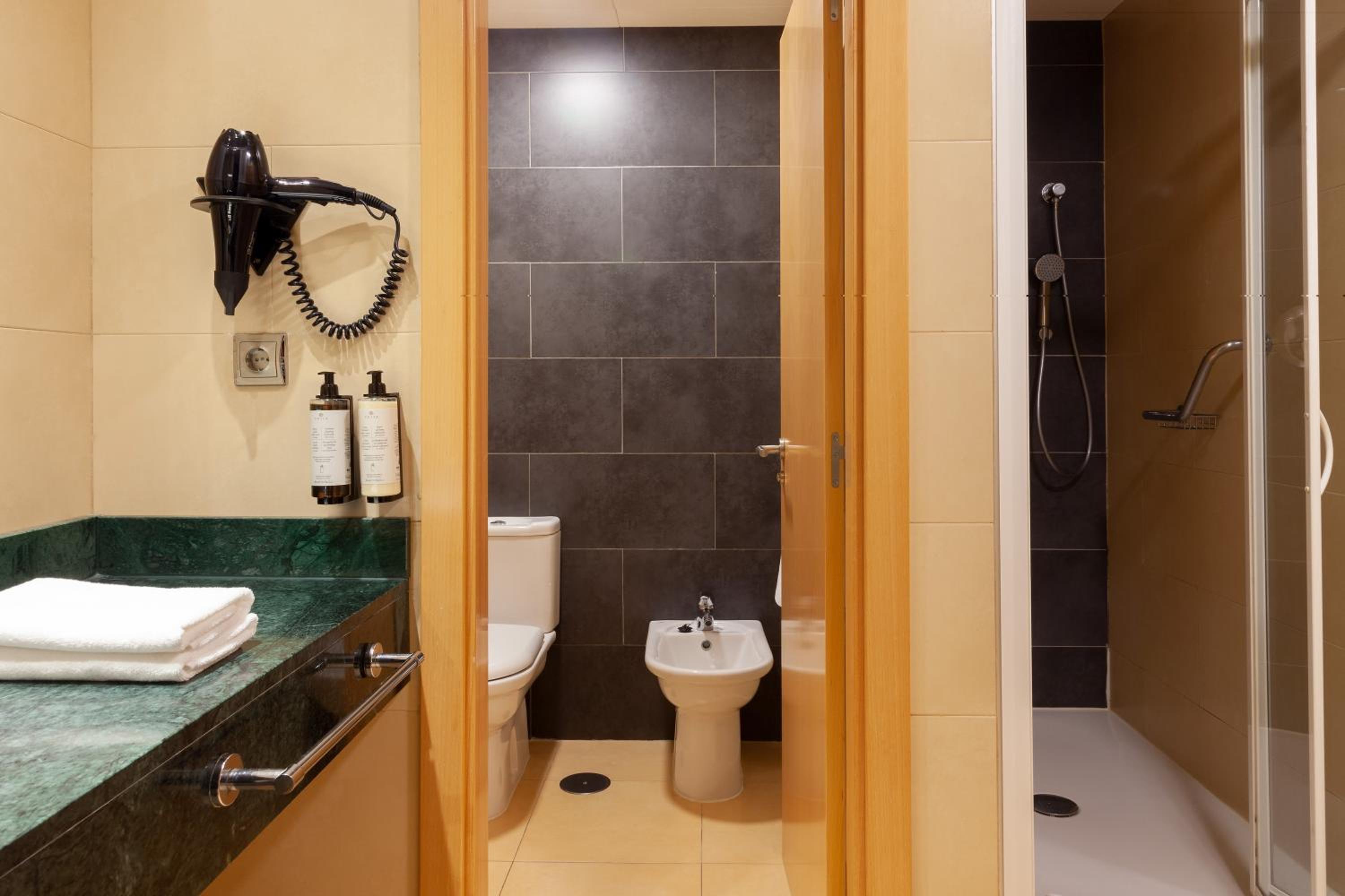 Habitación Doble o Twin (2 Adultos + 1 Niño) Habitación Doble o Twin (2 Adultos + 1 Niño)