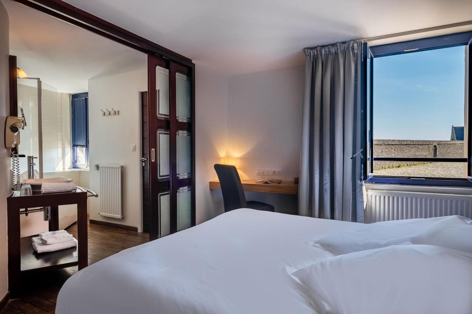 Elegance Double Room with Lighthouse Side photo 1