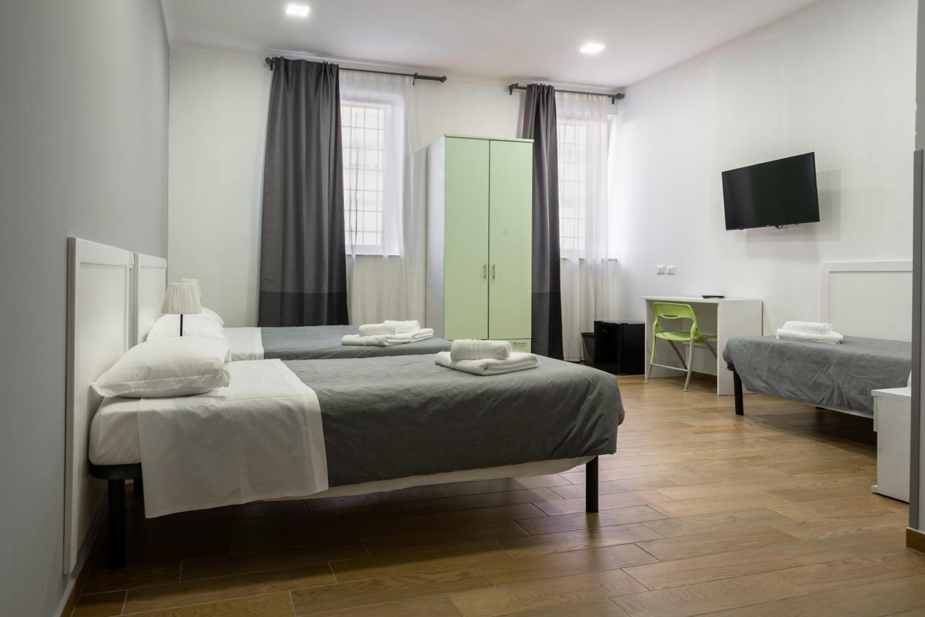 Quadruple Room with Private Bathroom photo 3