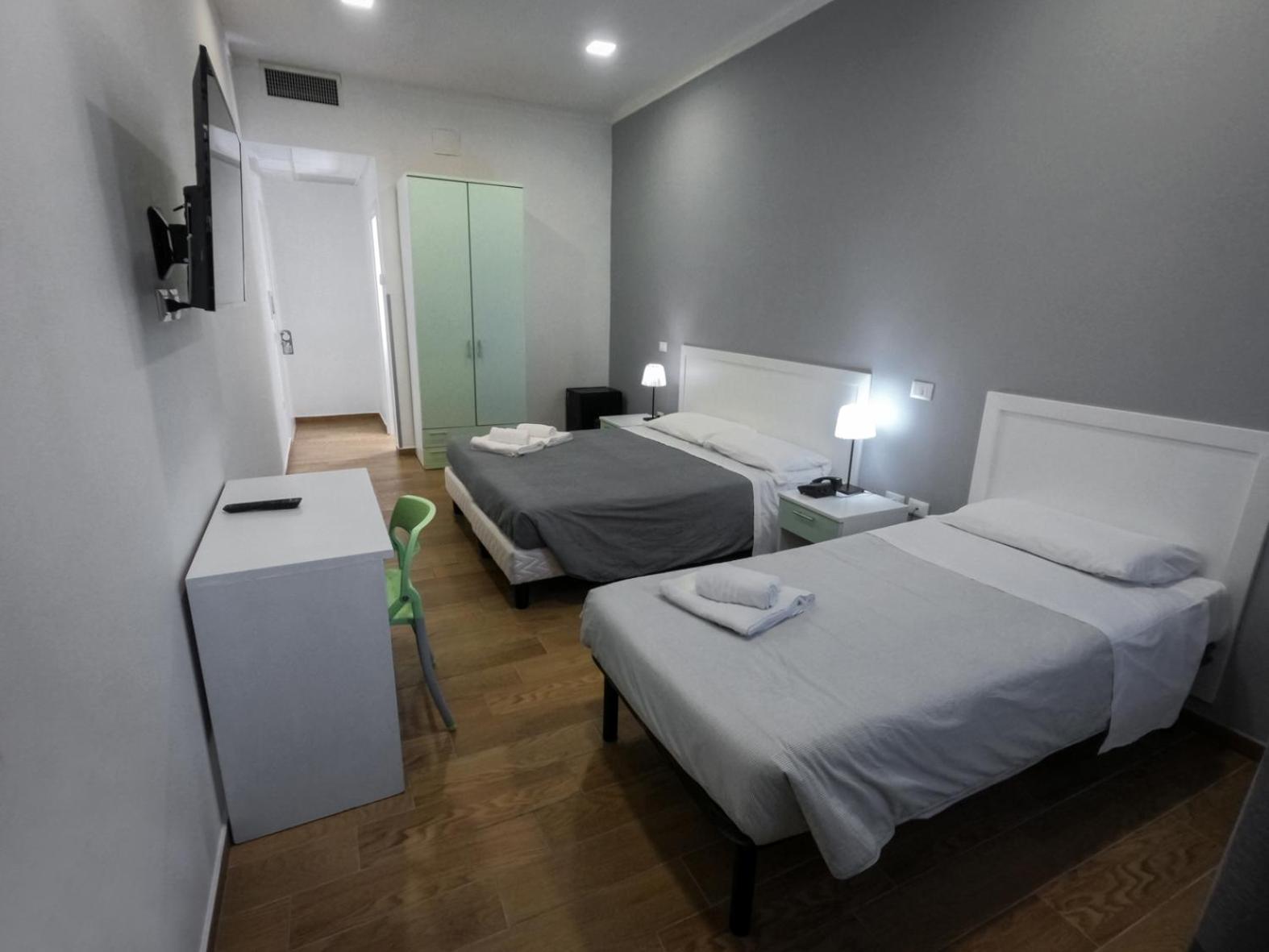 Triple Room with Private Bathroom photo 3