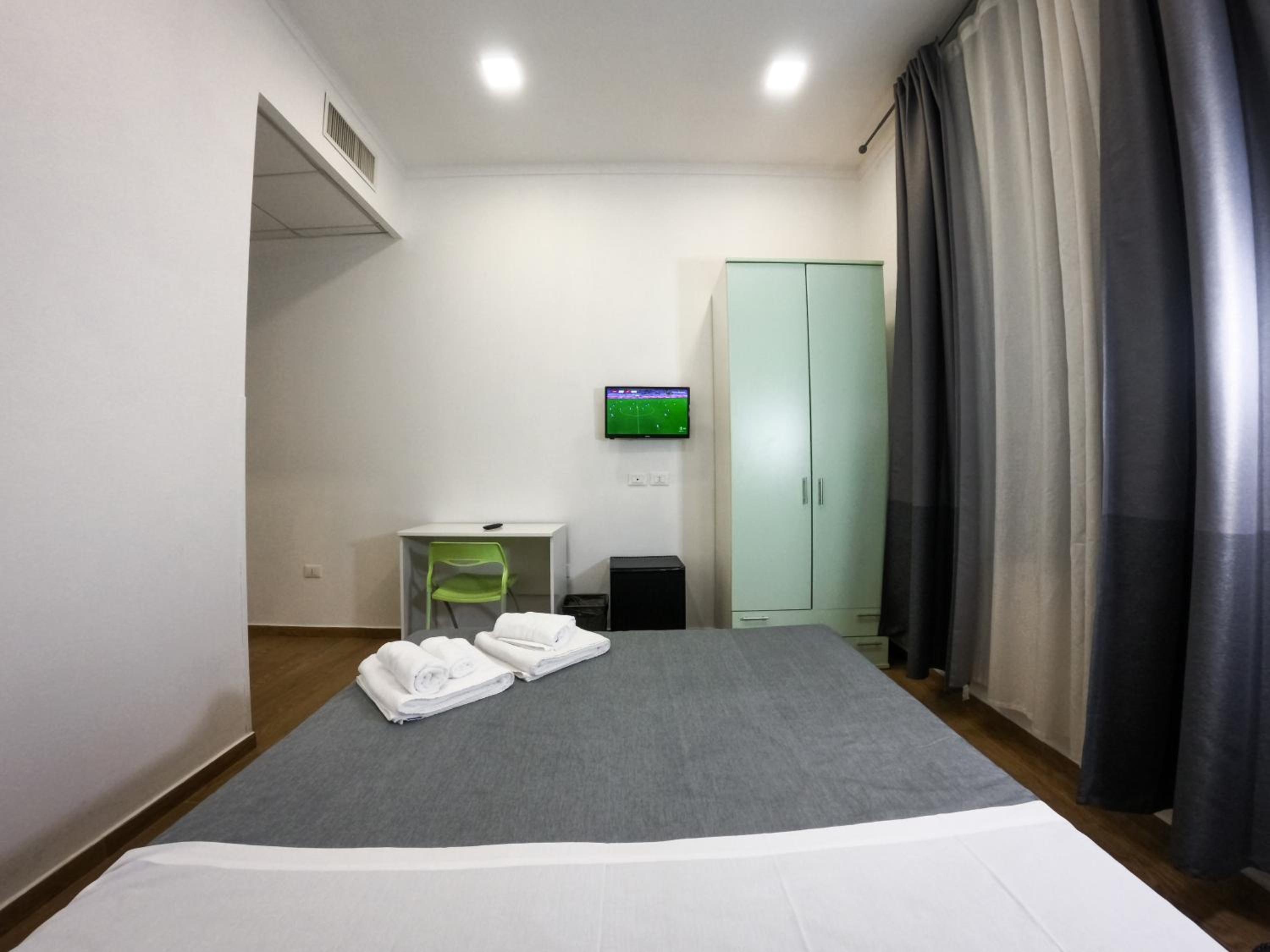 Double Room with Private Bathroom photo 2