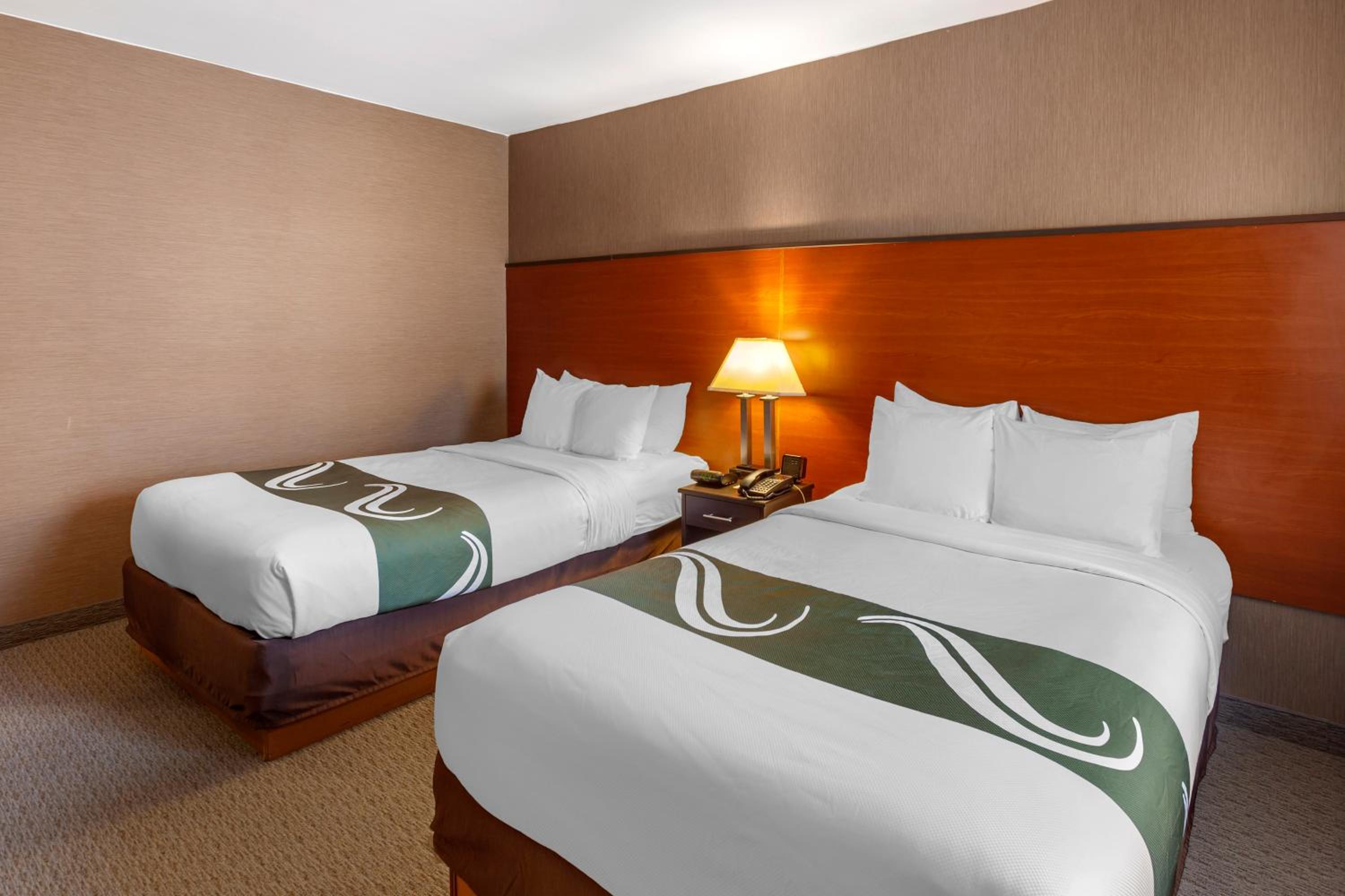Double Room with Two Double Beds - Non-Smoking - Photo 7
