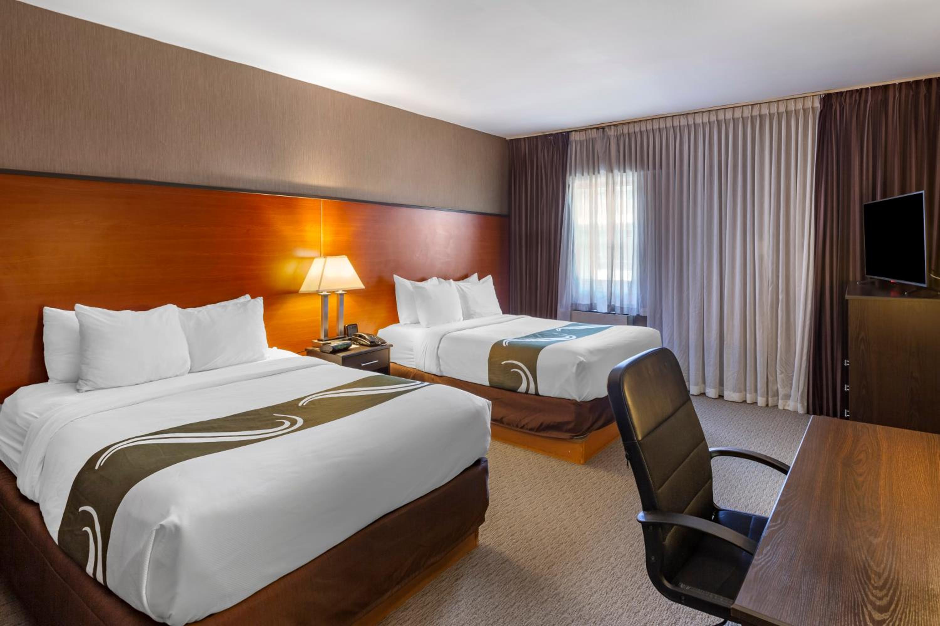 Double Room with Two Double Beds - Non-Smoking - Photo 8