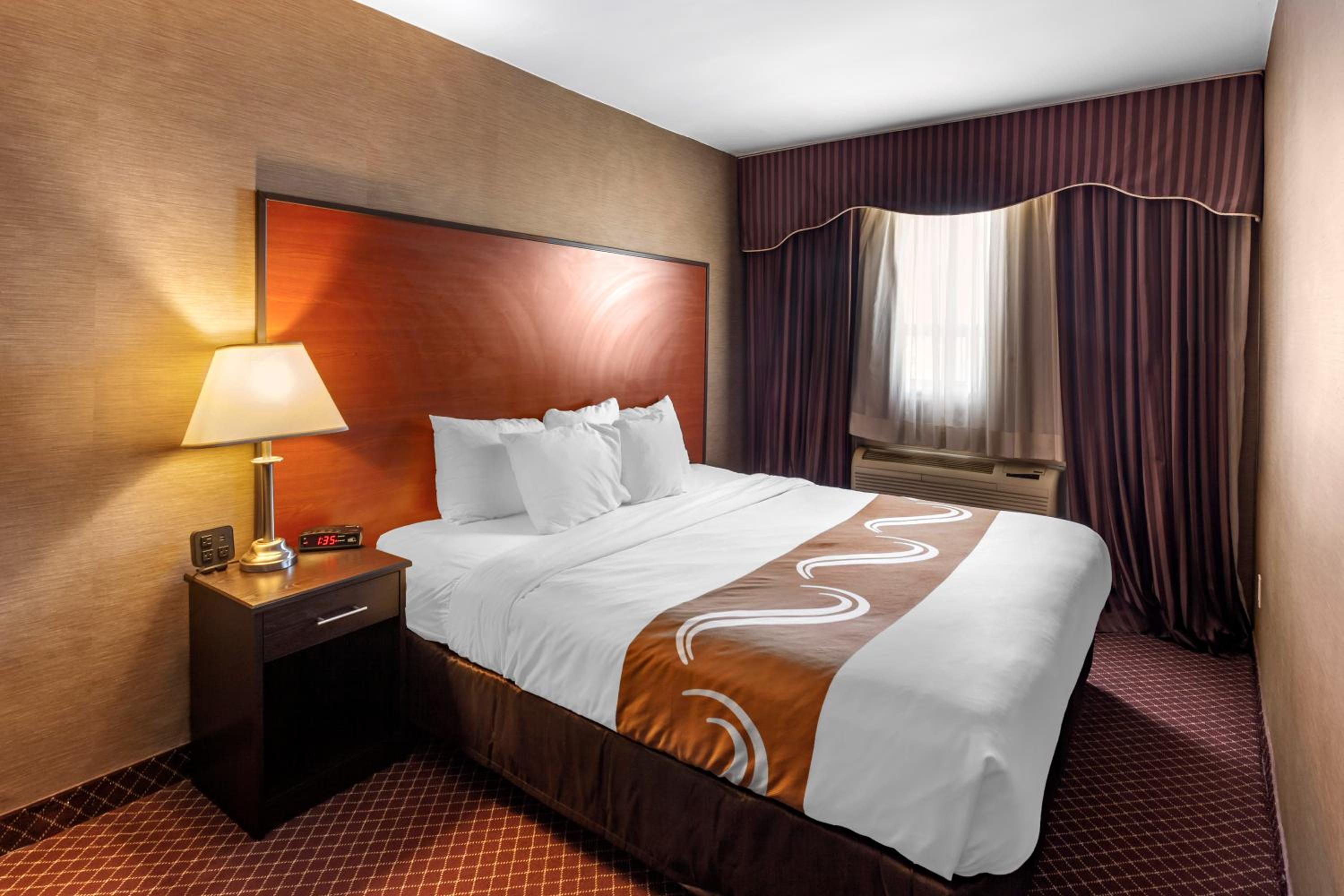 Business King Room - Photo 10
