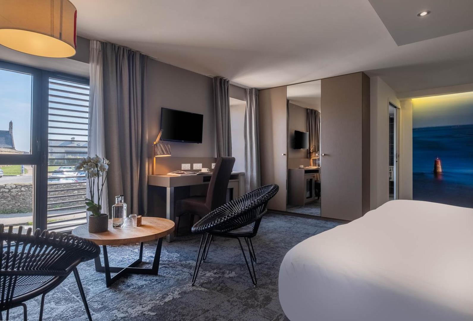 Superior Double Room with Lighthouse Side photo 2