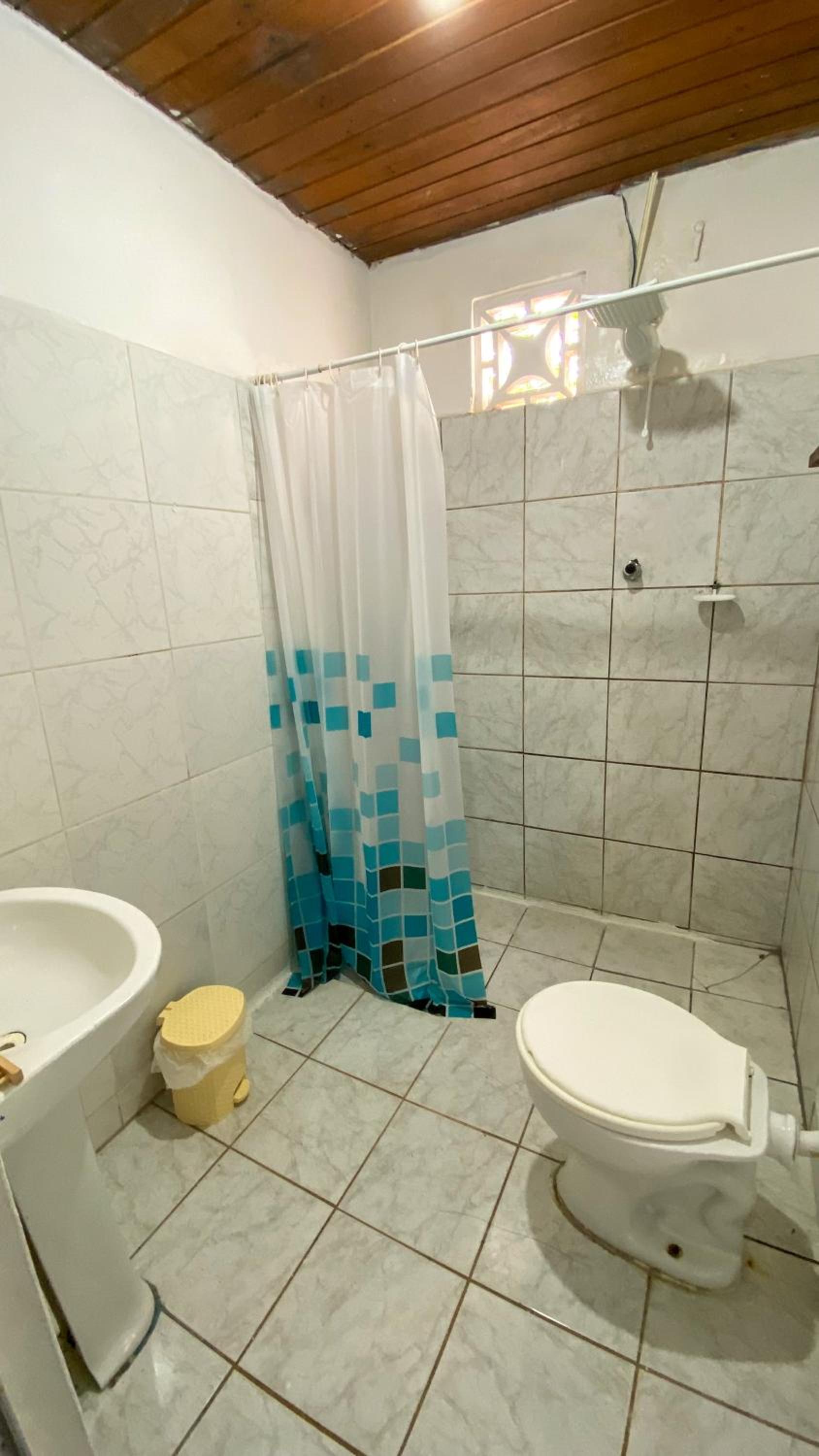 Double Room with Private Bathroom - Photo 2