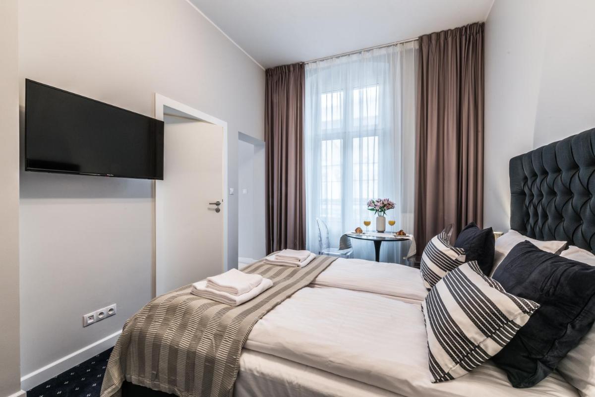 Deluxe Apartment with Balcony - Photo 1