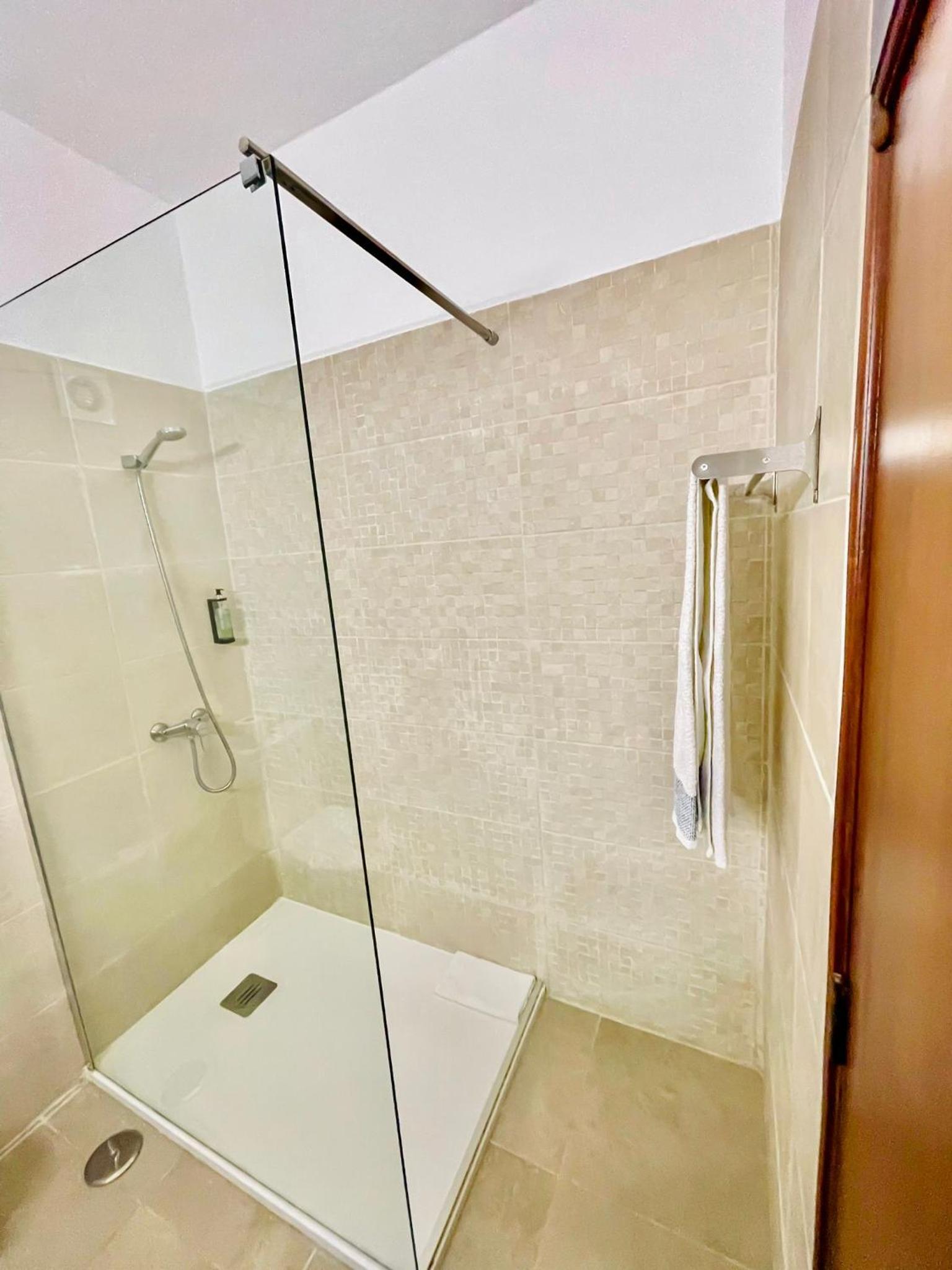 Double or Twin Room with Sea View photo 2