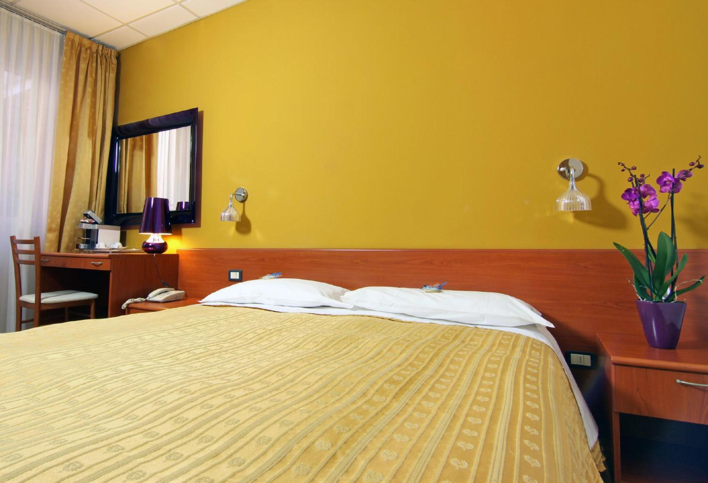 Double Room - Photo 28
