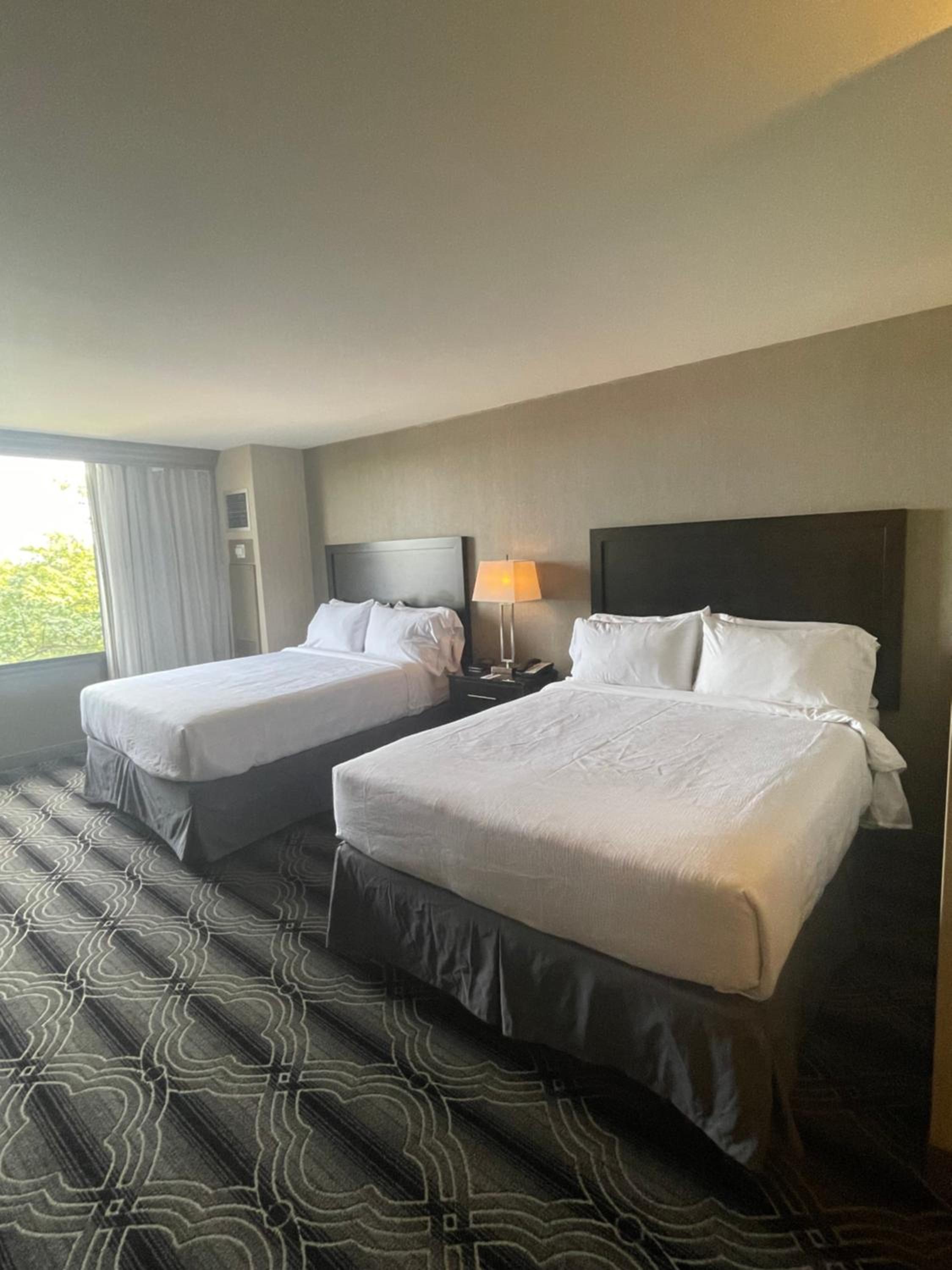 Queen Room with Two Queen Beds - Photo 2