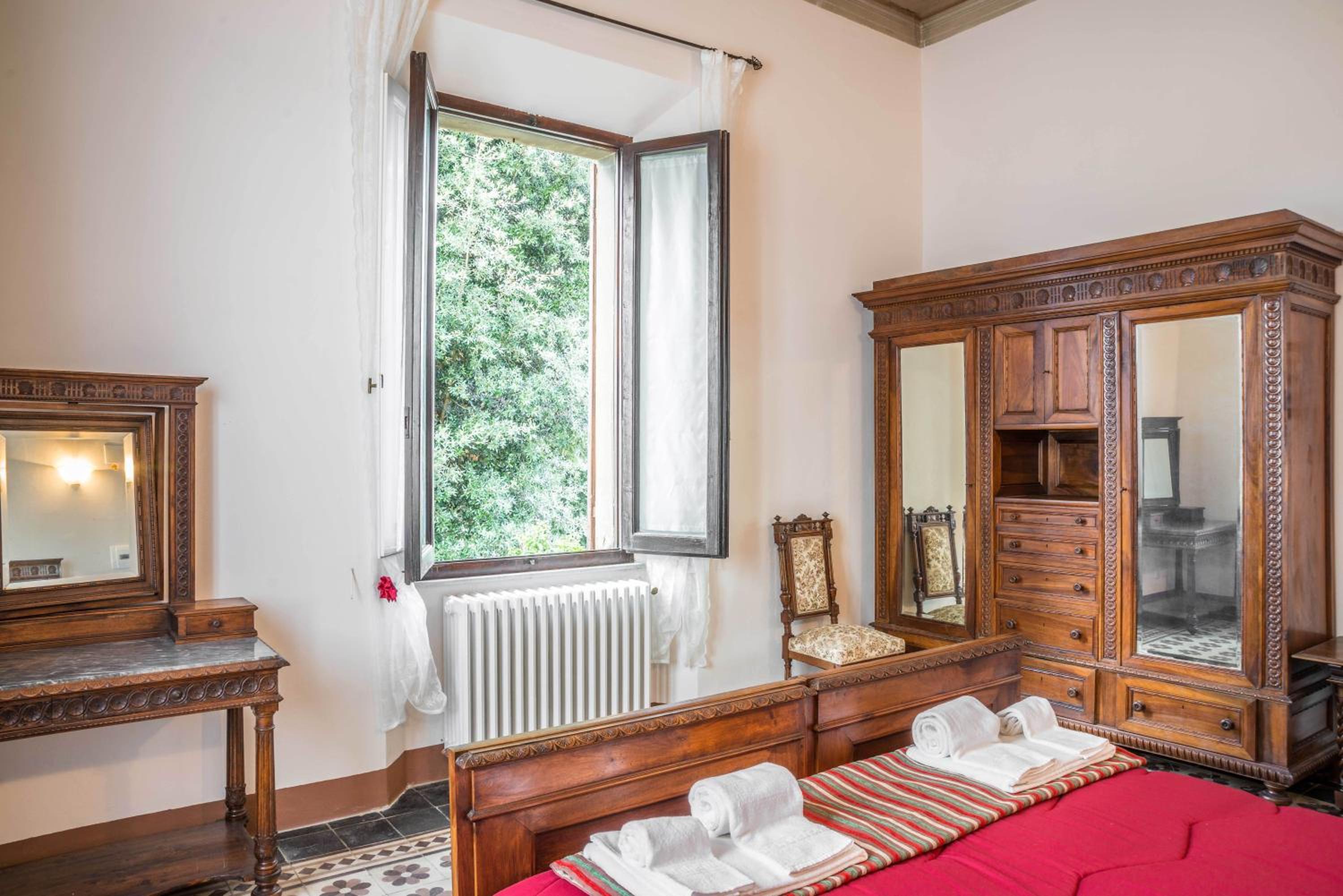 Double Room with Private External Bathroom - Photo 3