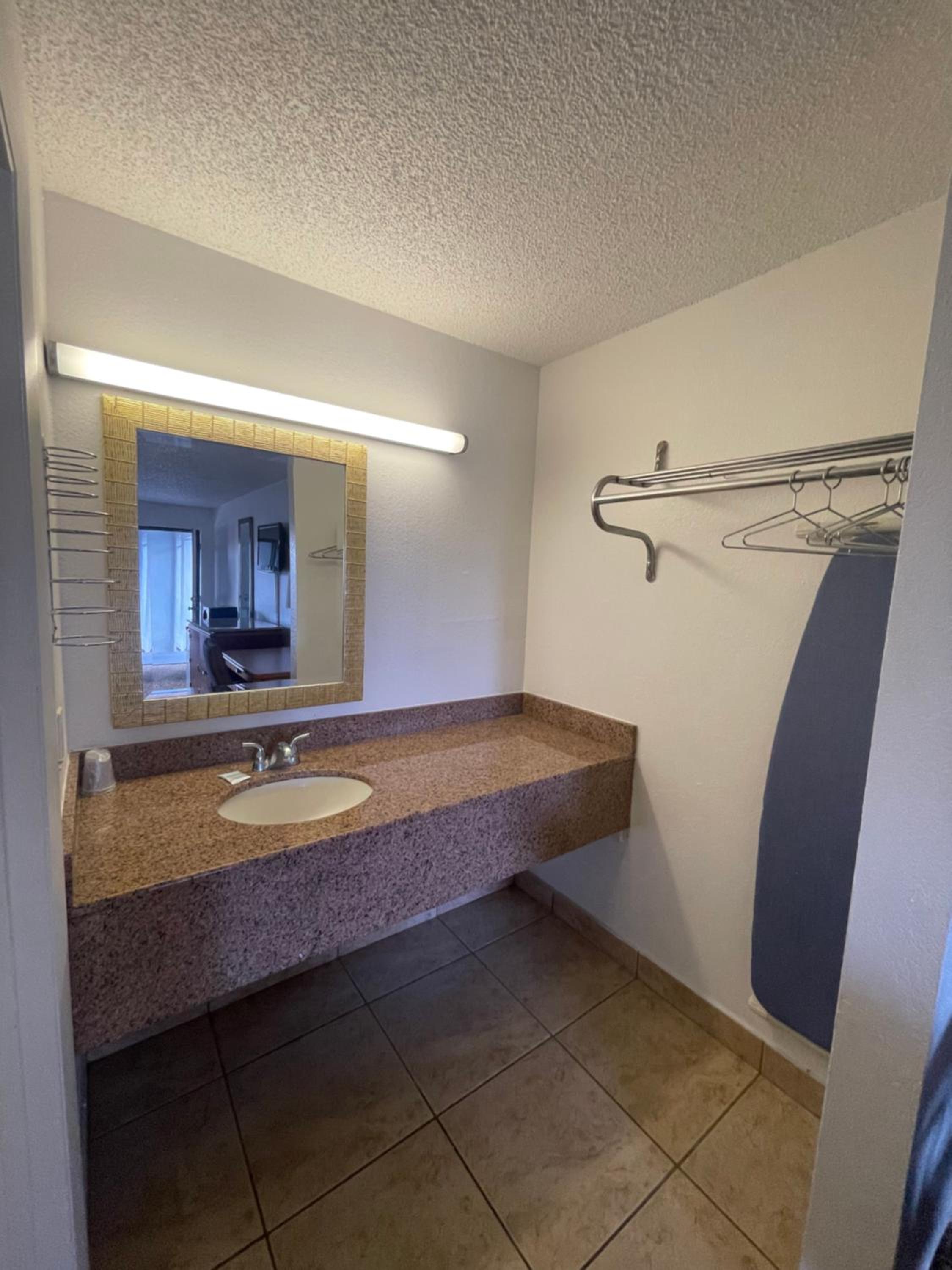 Standard Room photo 3