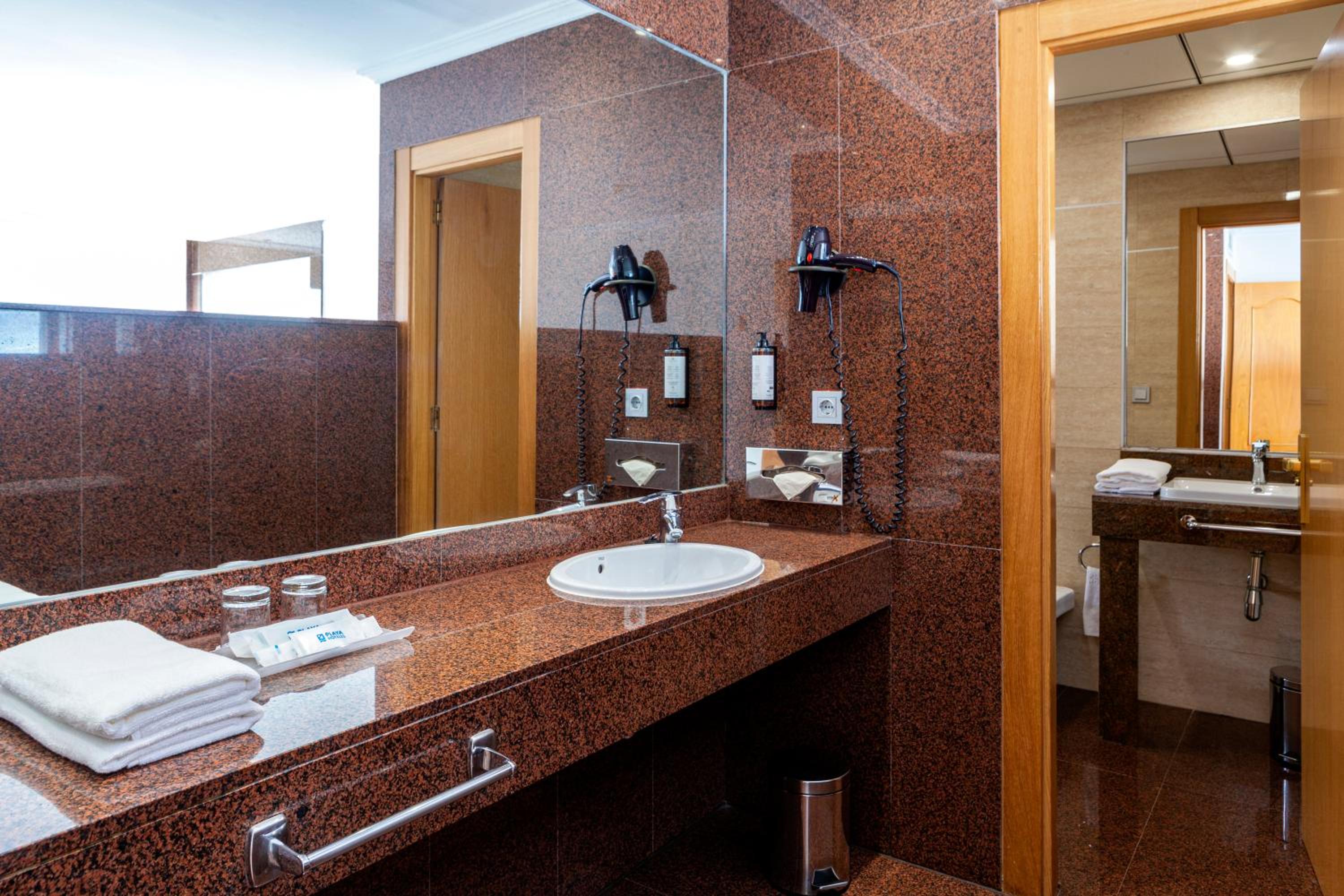 Suite with Pool Access photo 3