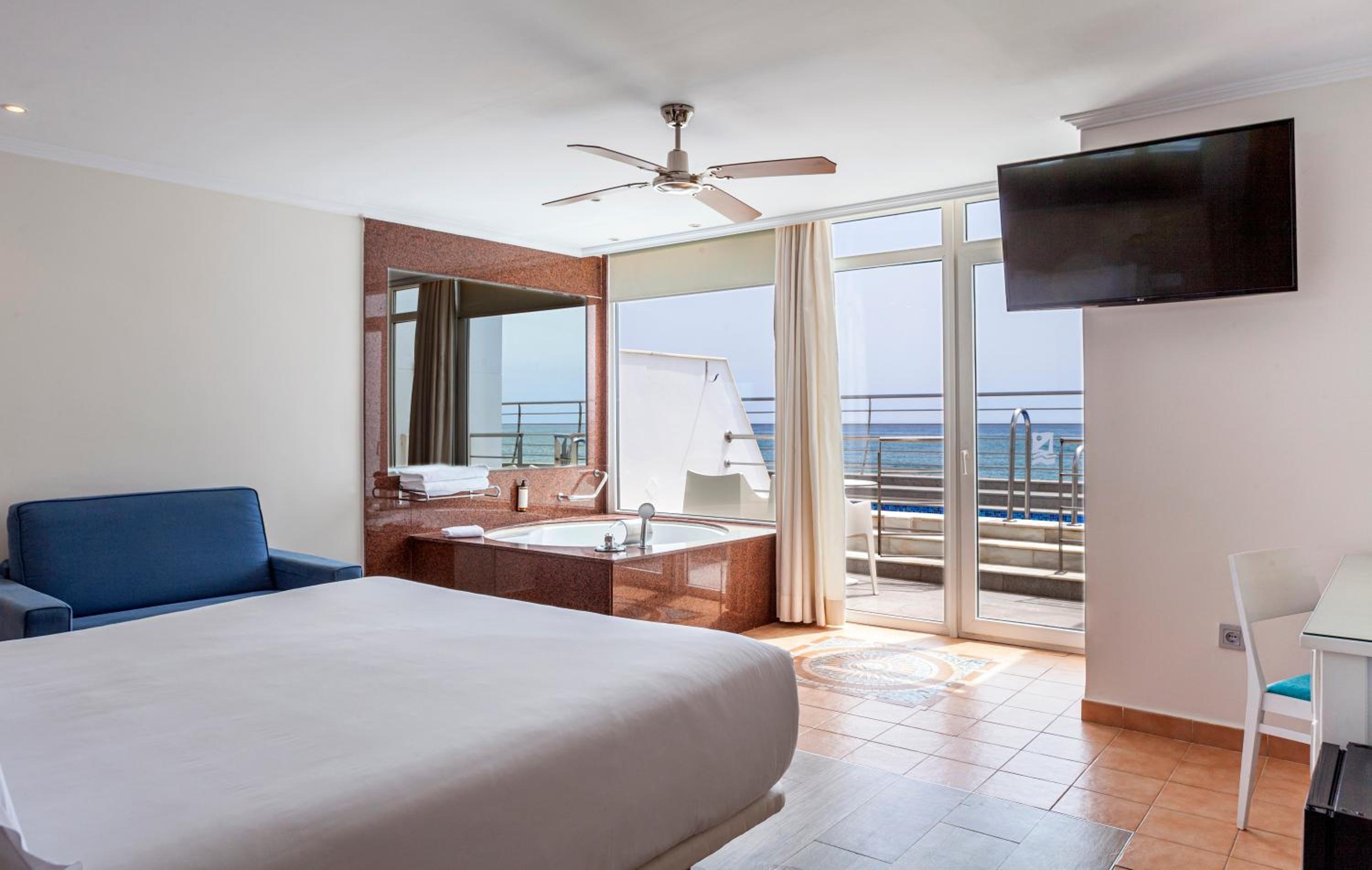 Suite con acceso a la piscina