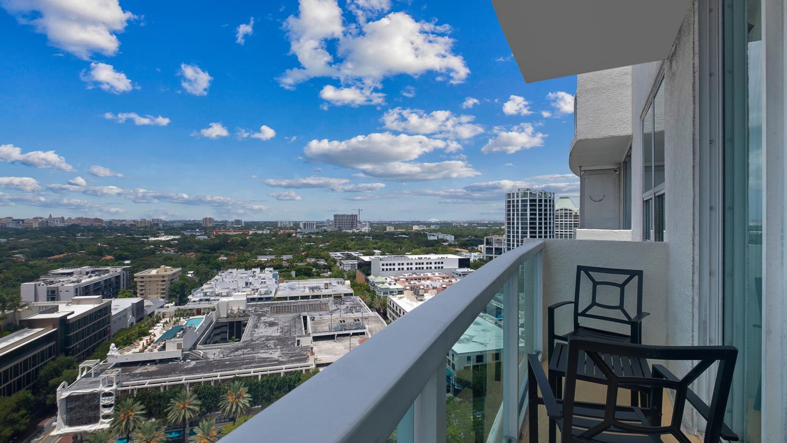 King Suite with Sofa Bed and Balcony - City View photo 2