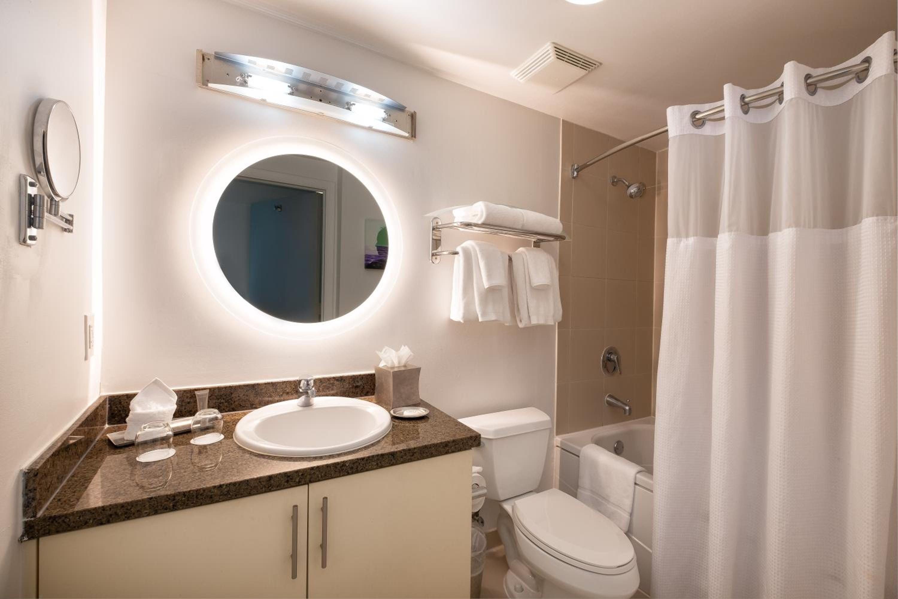 King Room with Bay View photo 3