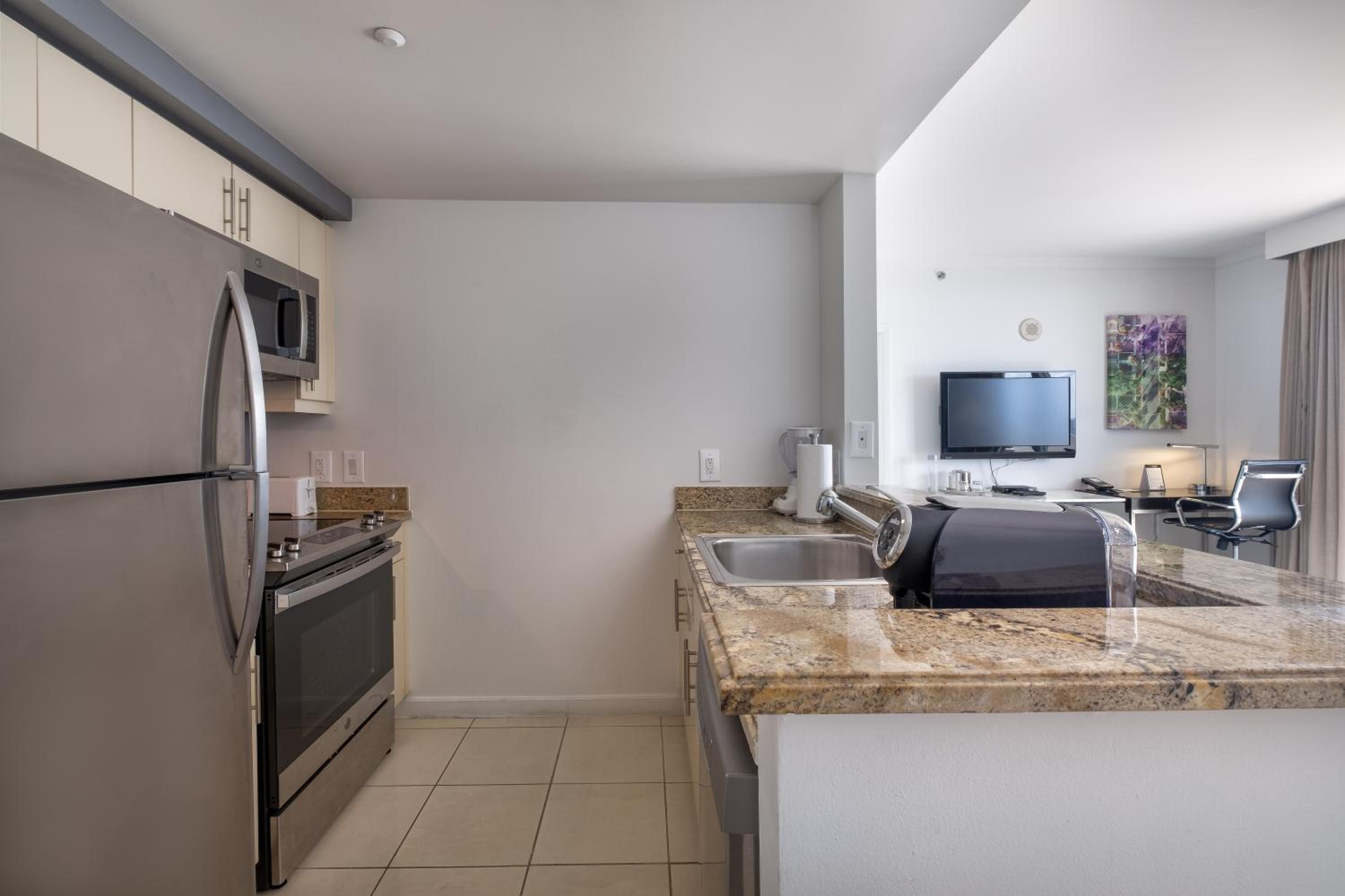 King Suite with Sofa Bed and Balcony - Bay View photo 3
