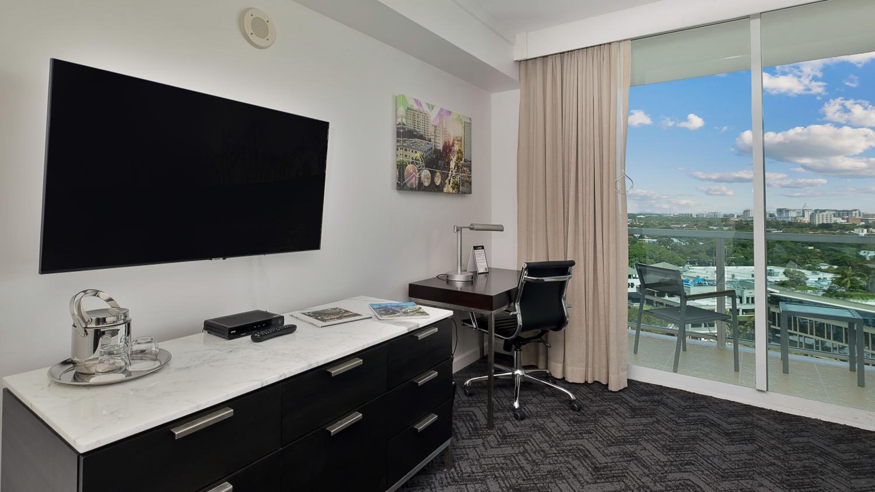 King Room with Balcony and City View - Disability Access photo 1