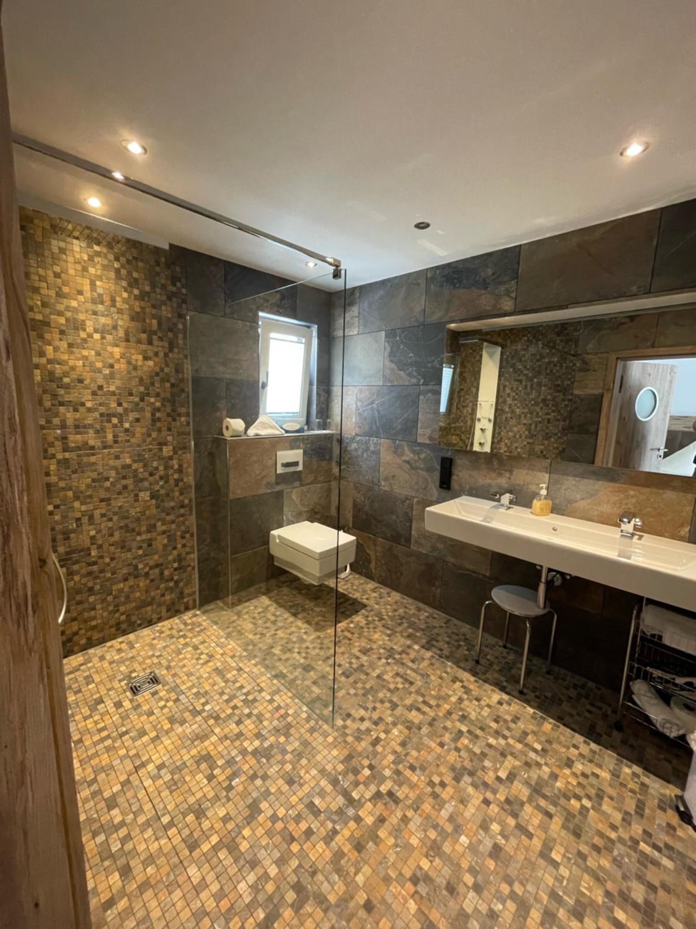 Junior Suite with Balcony and River View photo 3