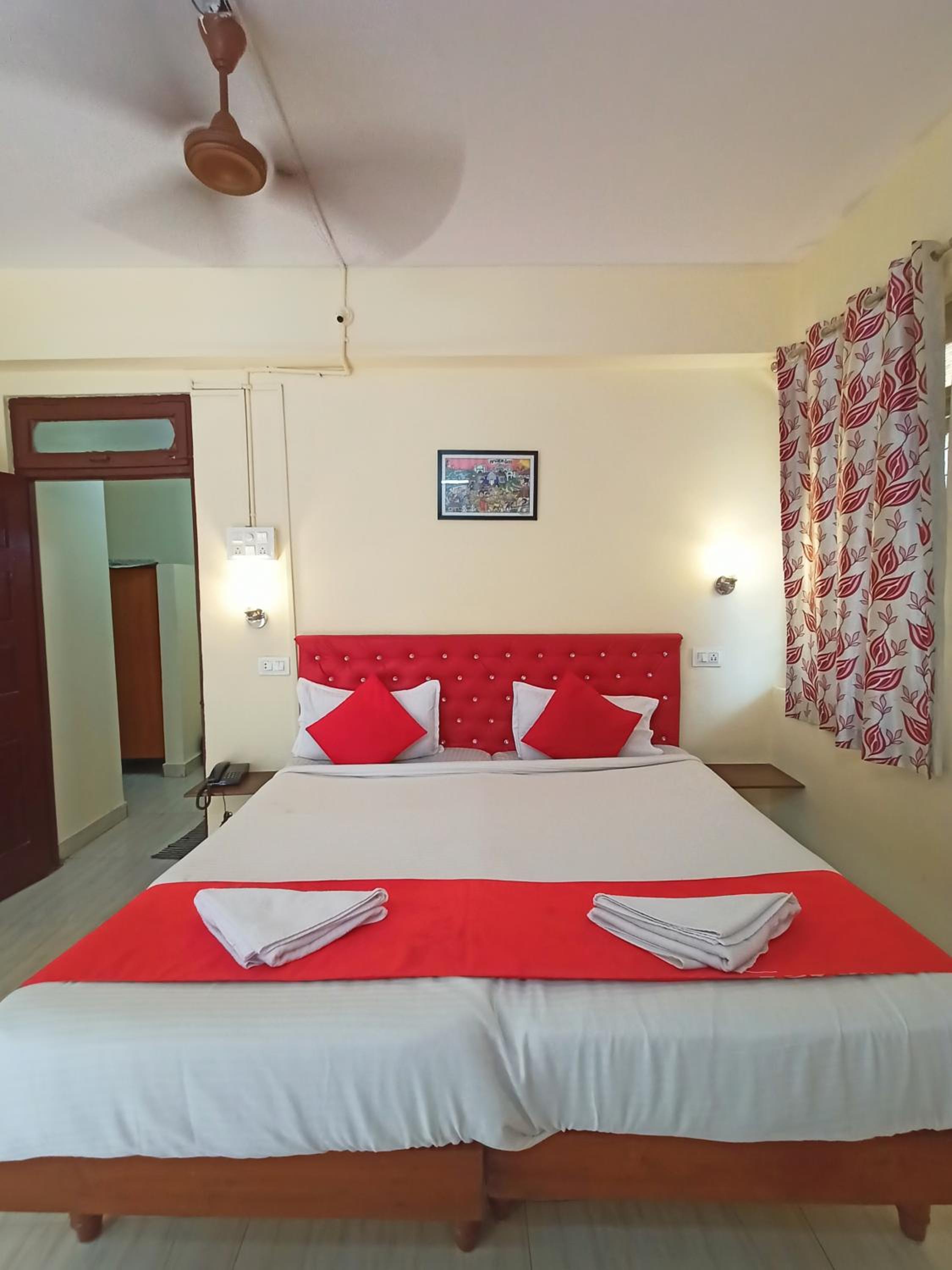 Standard Double or Twin Room photo 1