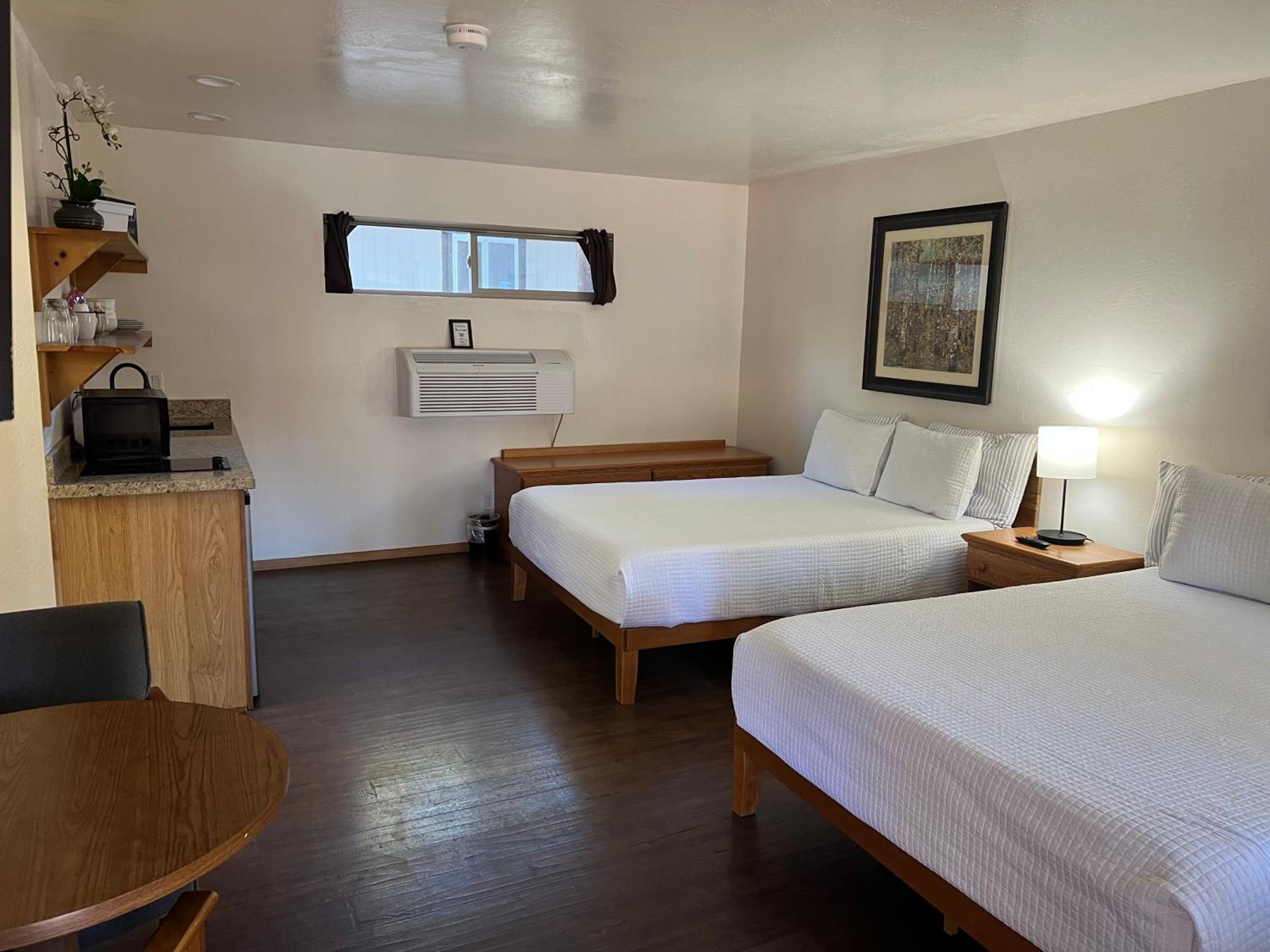 Queen Suite - Pet Friendly