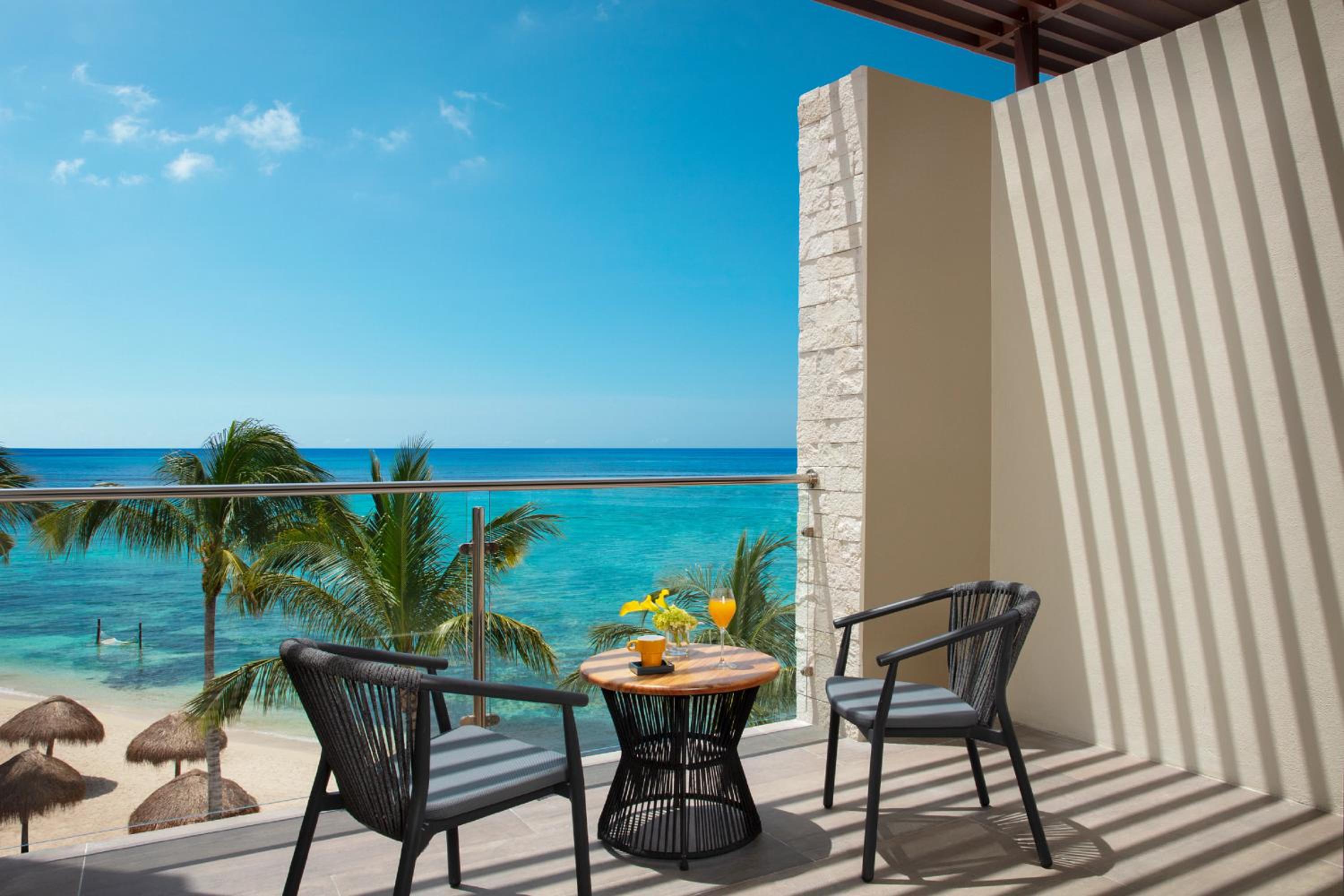 Preferred Club Jr Suite Ocean Front King Bed - Photo 3