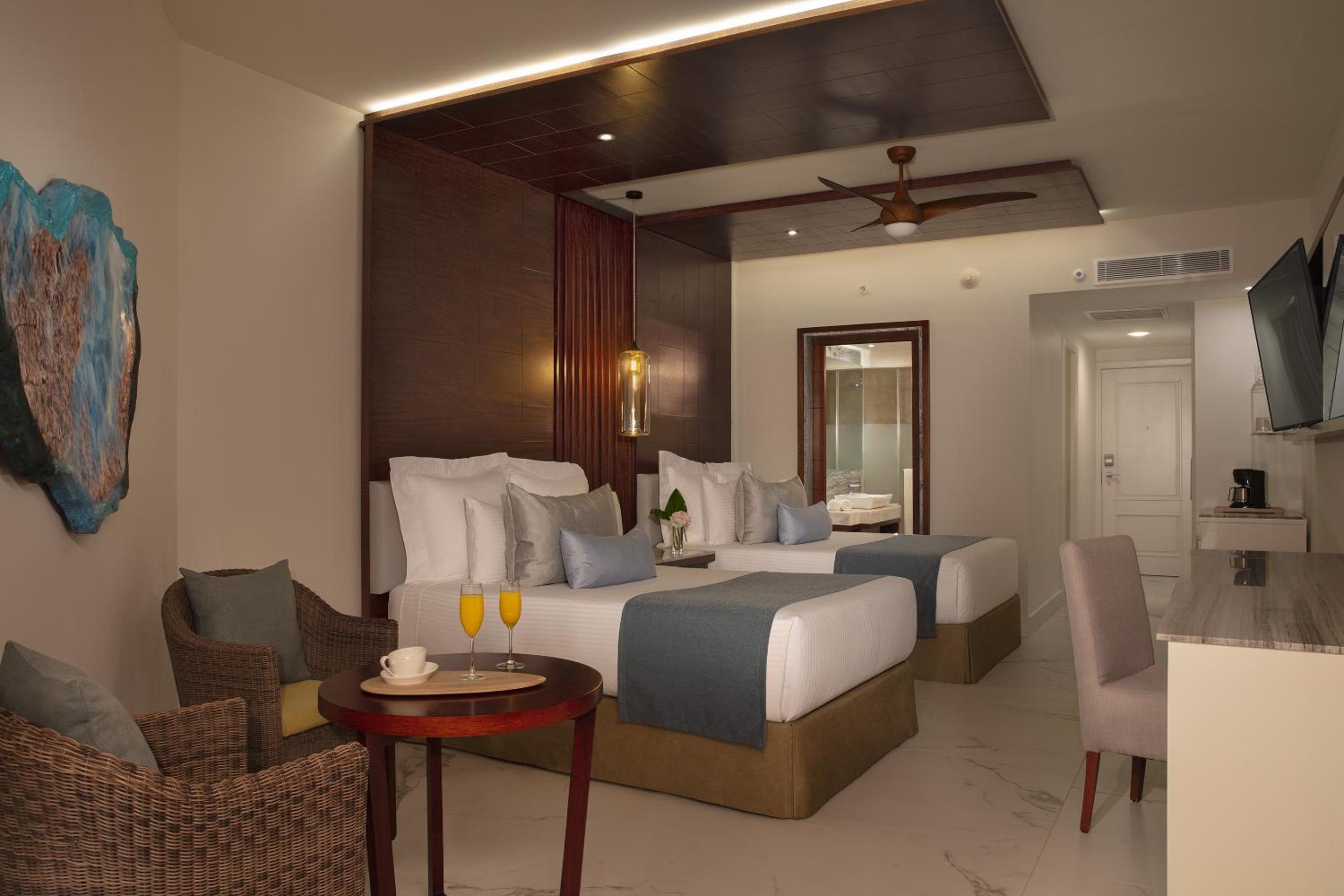 Junior Suite Tropical View King - Photo 2
