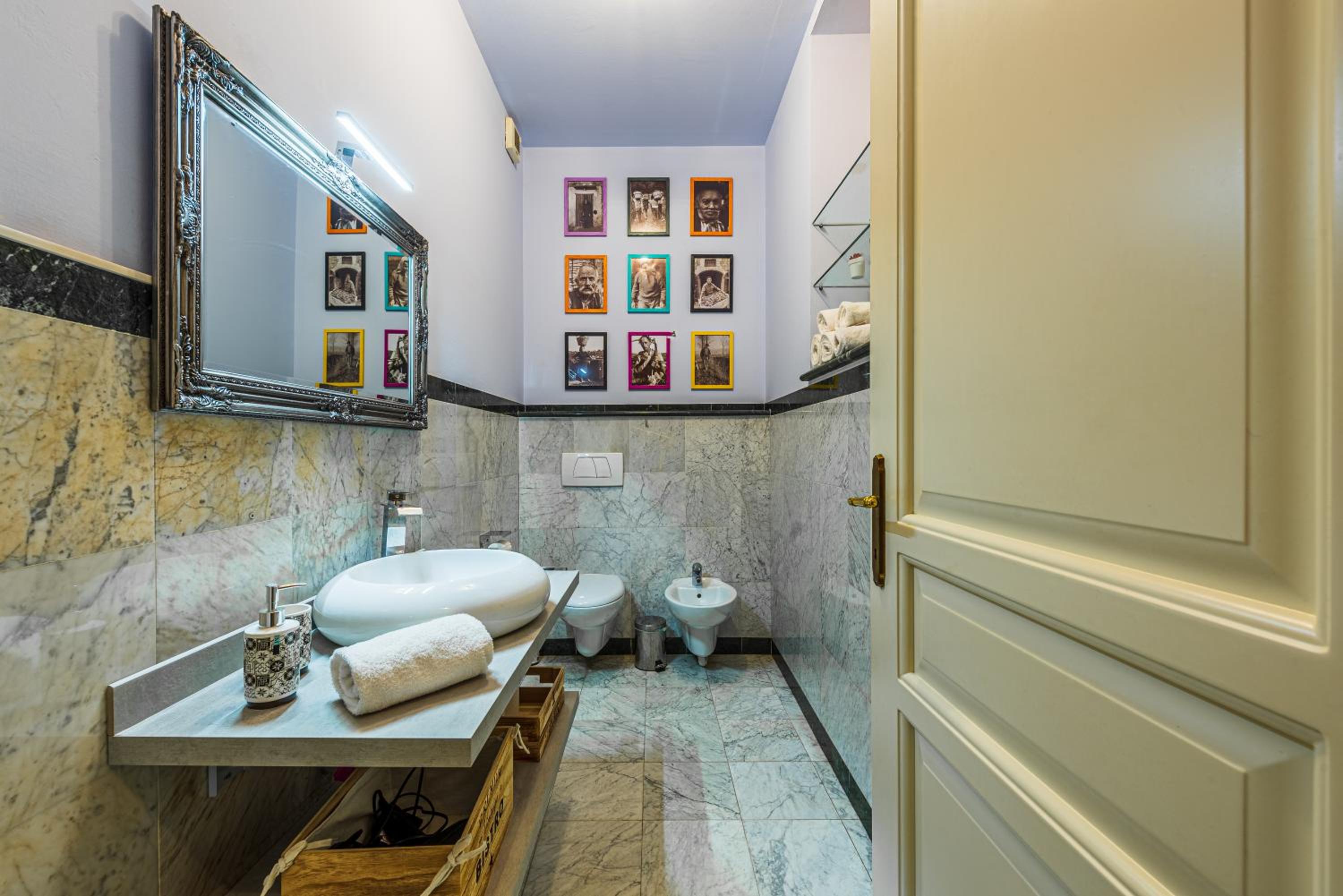 Three-Bedroom Apartment with Balcony photo 3