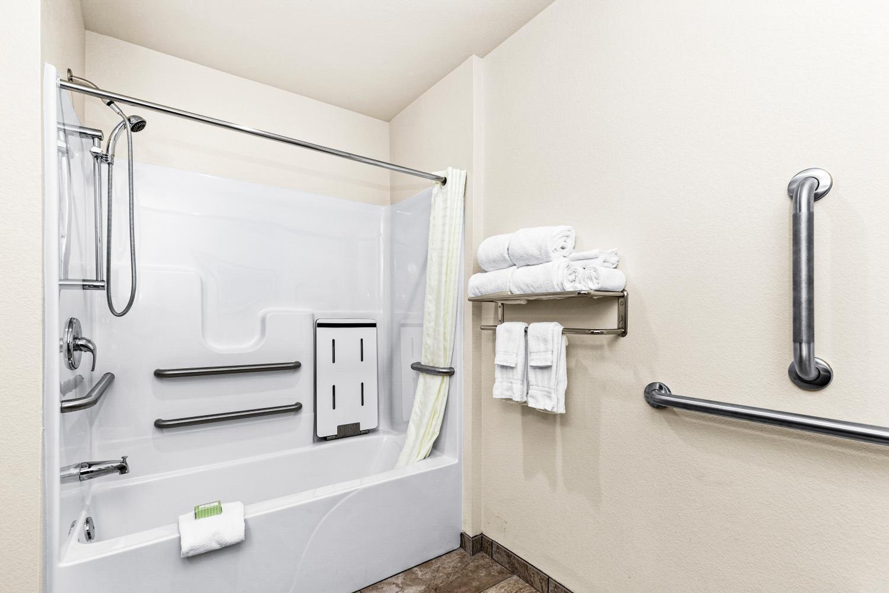 King Room - Disability Access - Photo 5