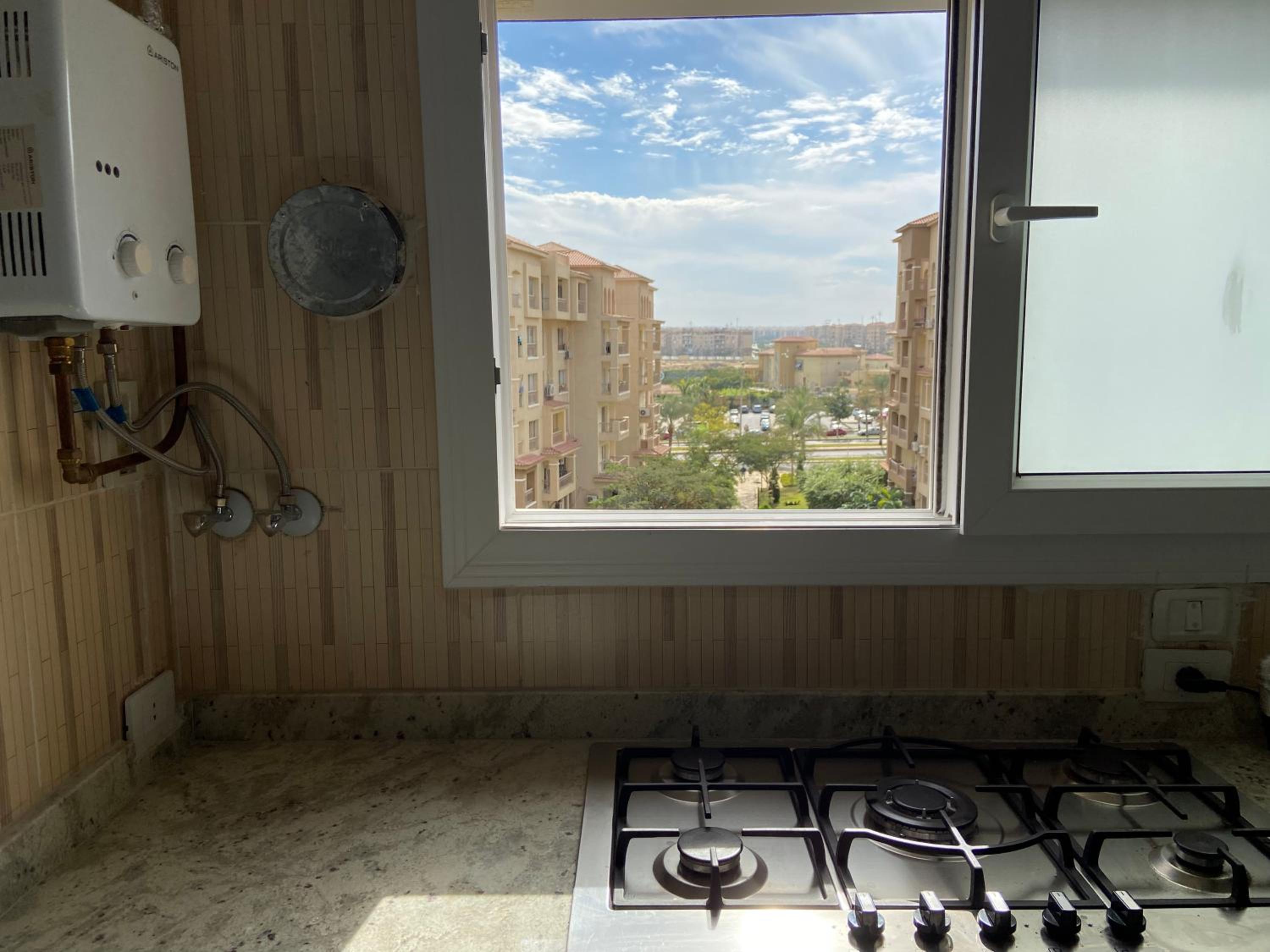 Three-Bedroom Premium Apartment with Balcony photo 2