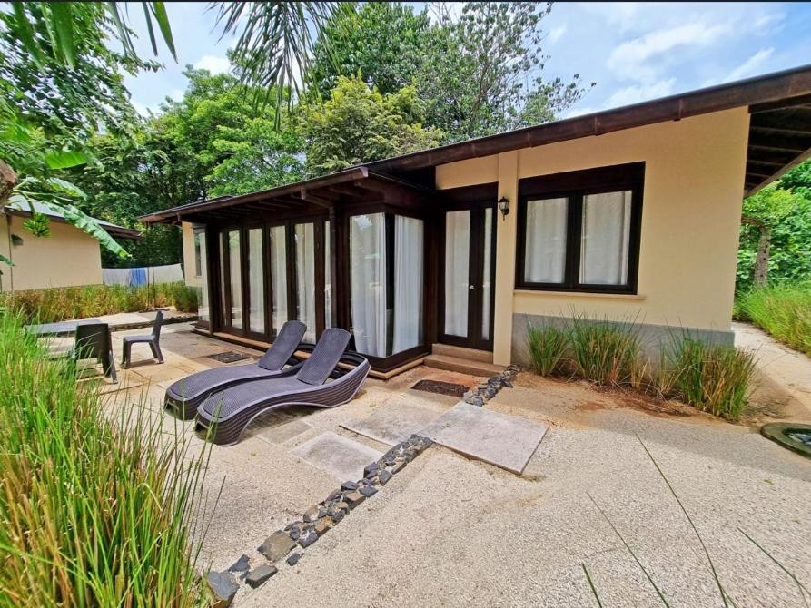 Three-Bedroom Villa photo 3