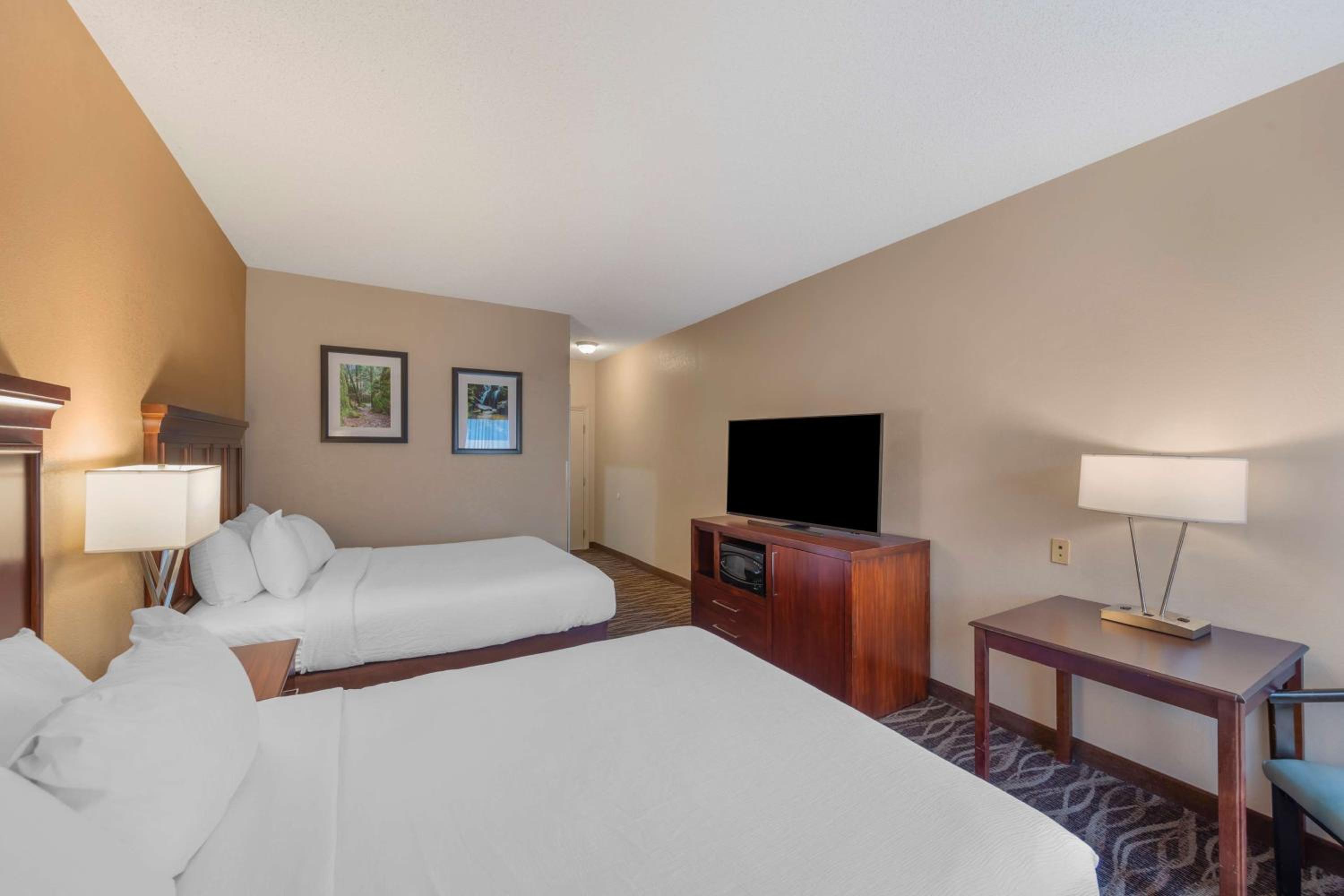 Queen Room with Two Queen Beds - Non-Smoking