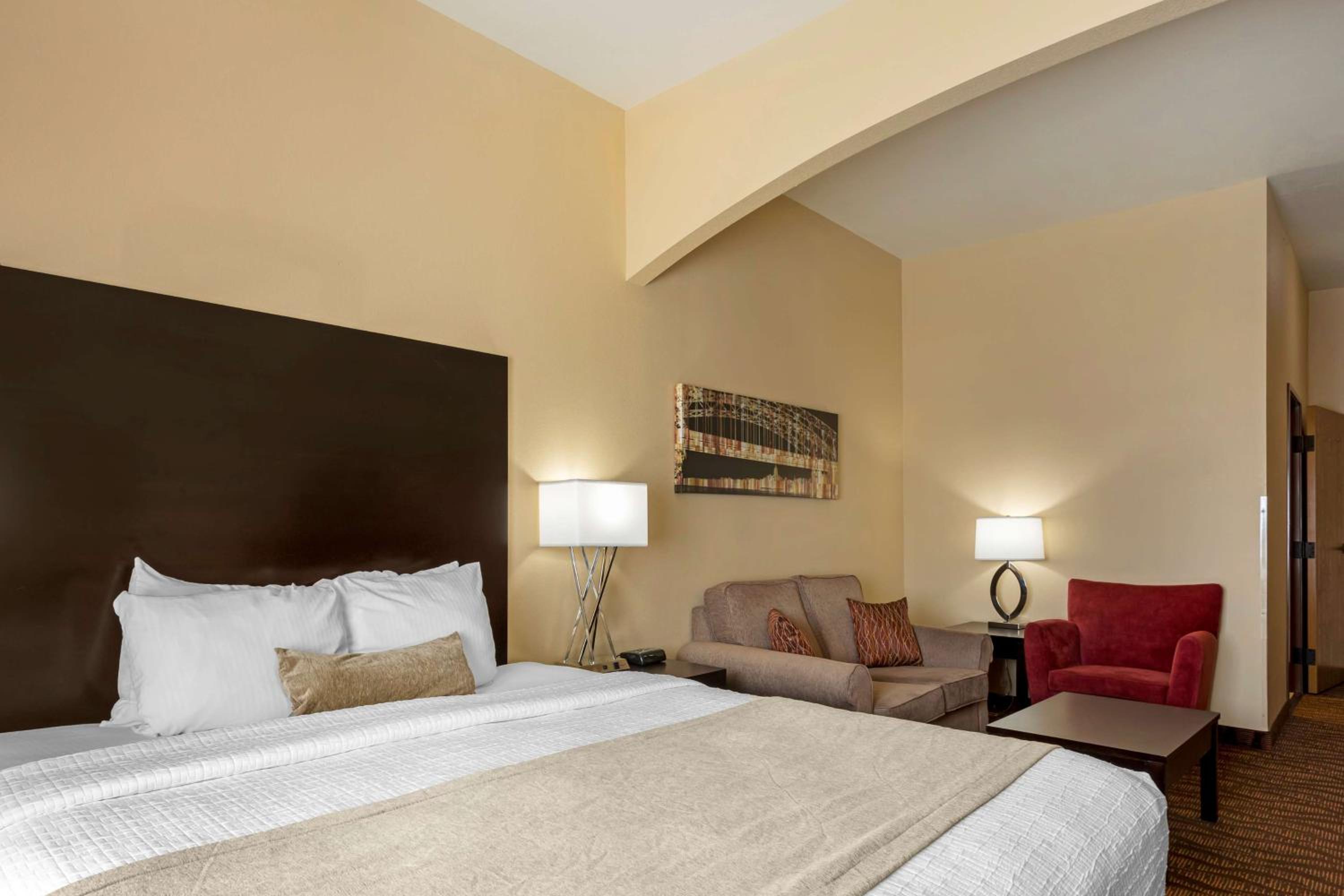 King Room - Mobility Accessible with Bathtub