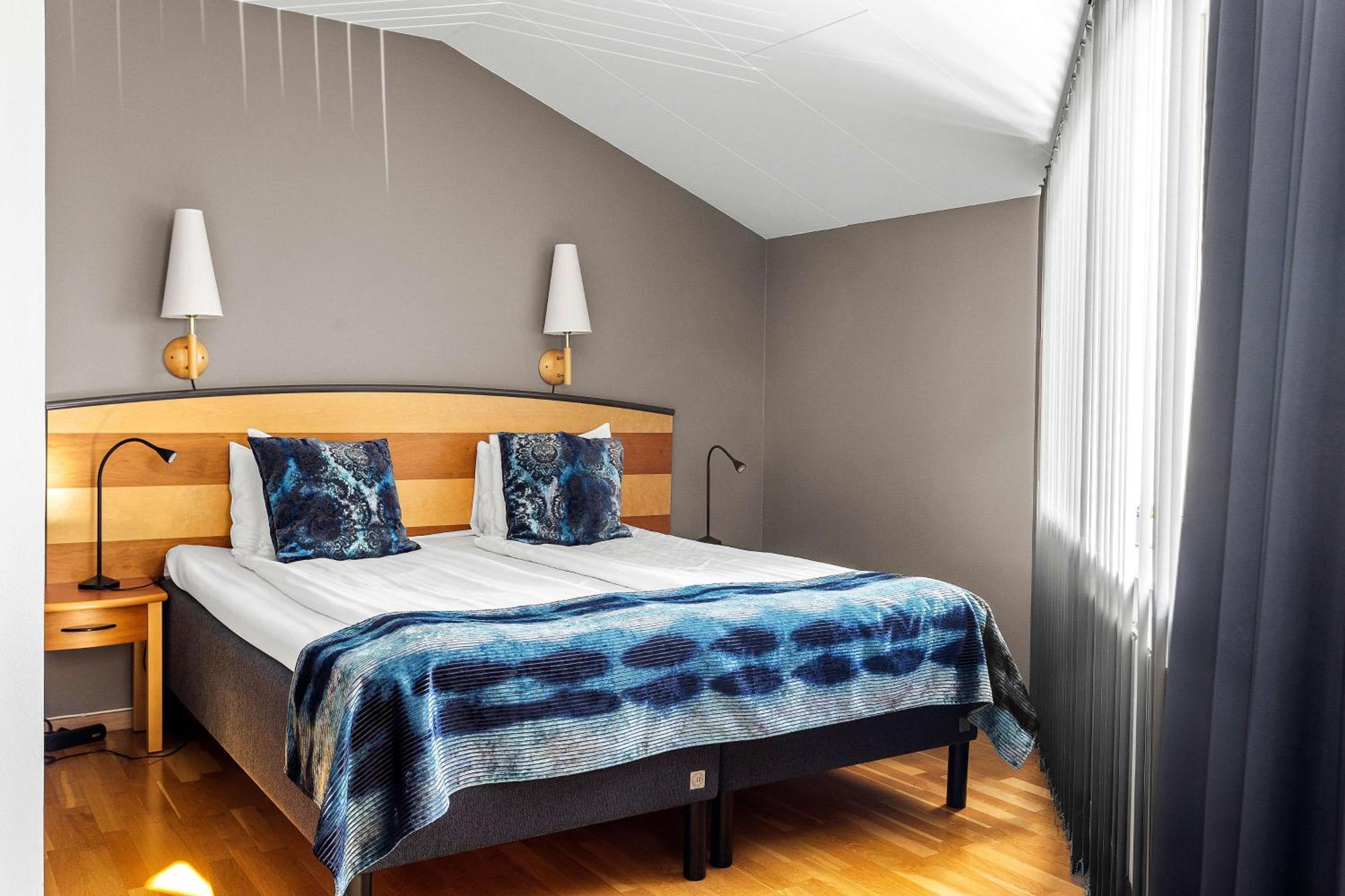 King Room - Non-Smoking - Photo 1