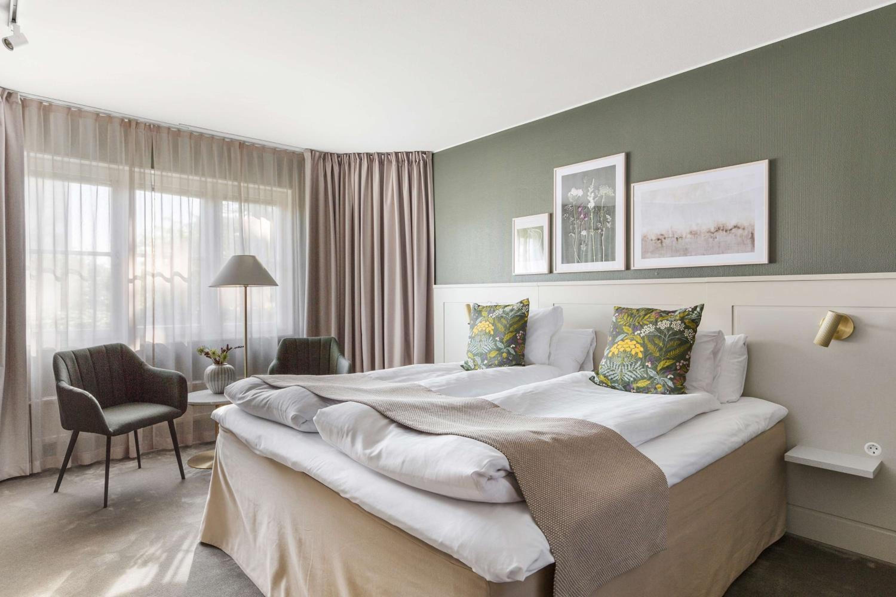 Superior King Room - Photo 1