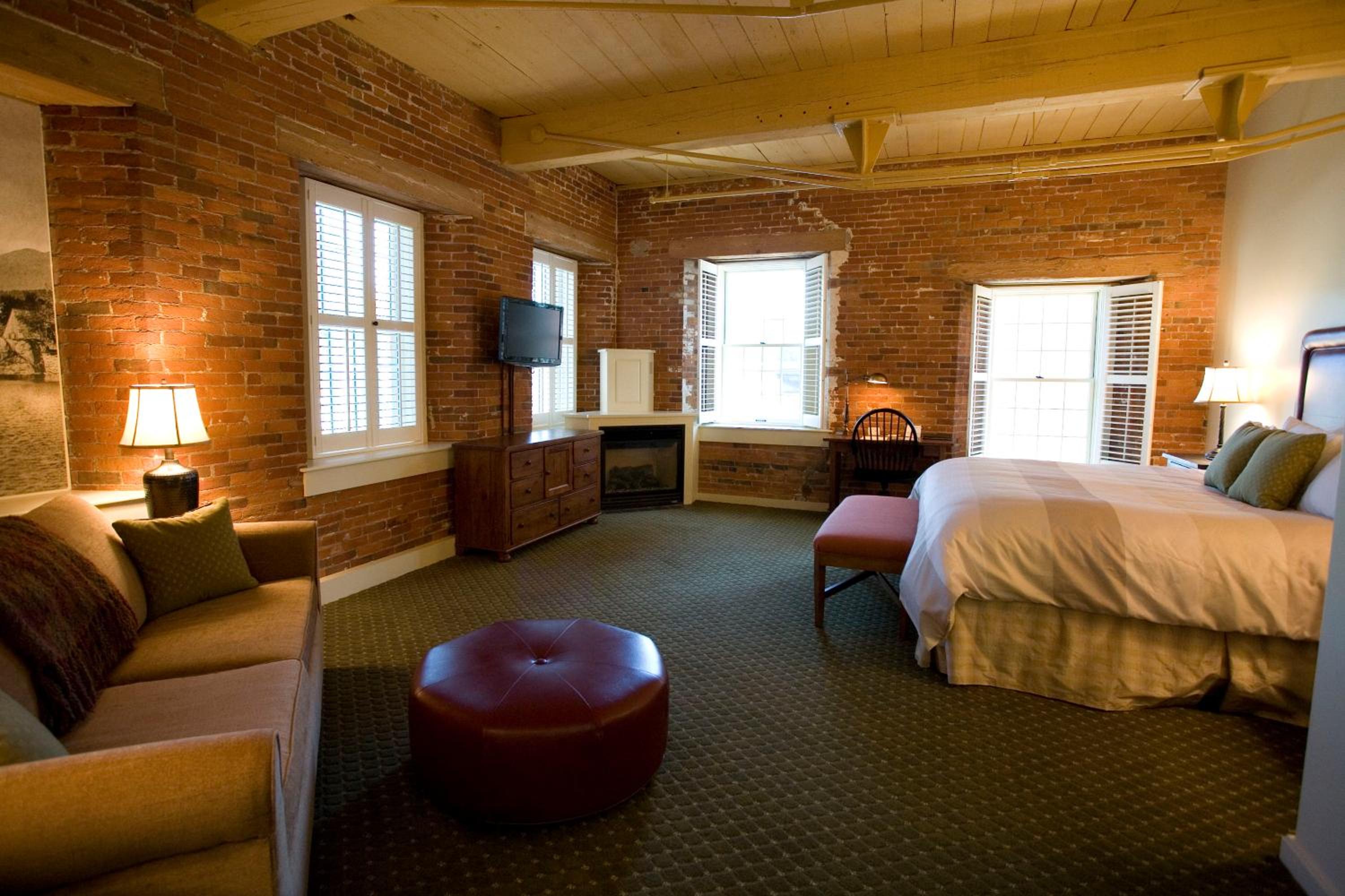 Superior King Suite