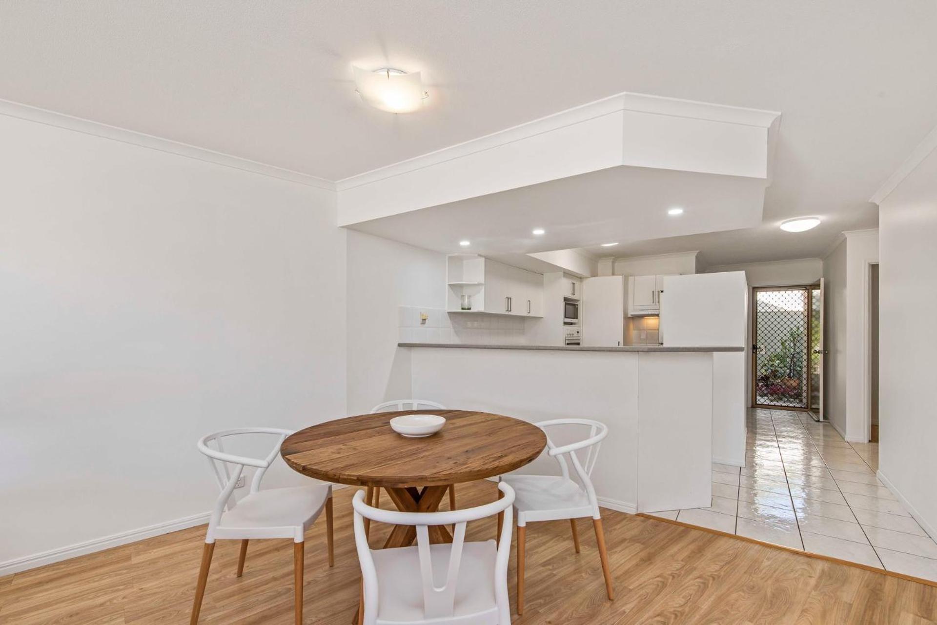 Apartment - Ground Floor photo 2