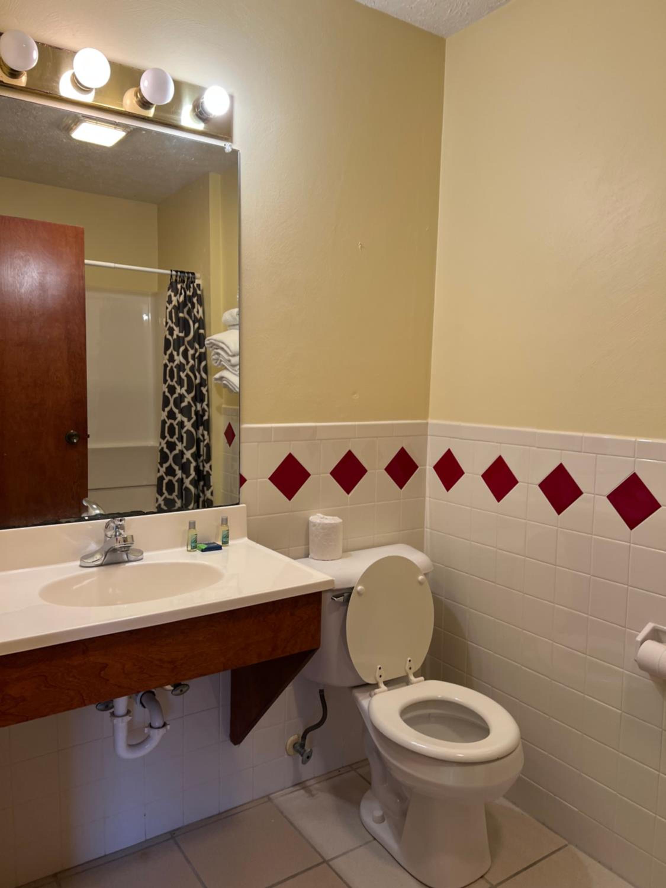 King Suite with Spa Bath photo 2
