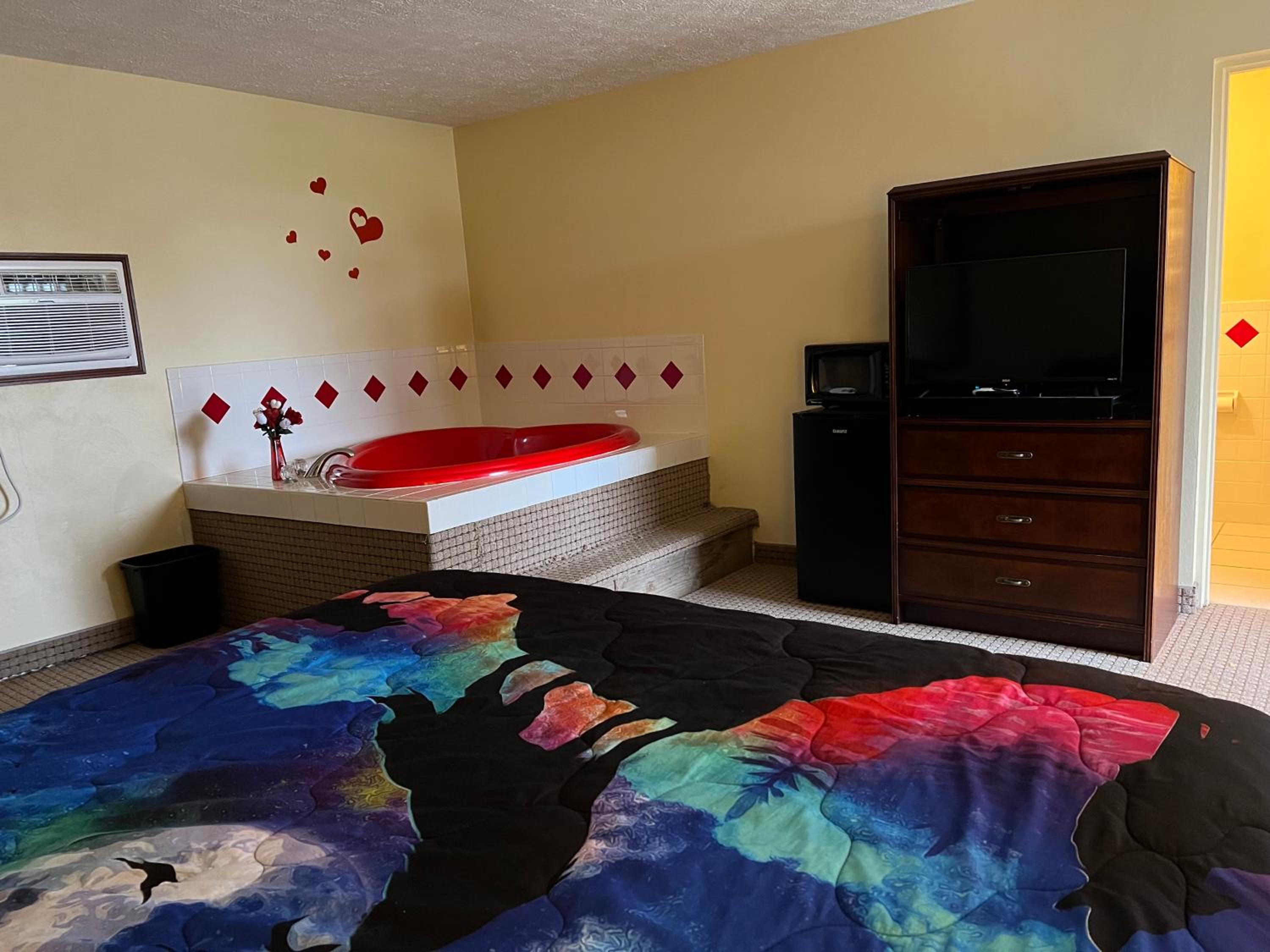 King Suite with Spa Bath photo 3