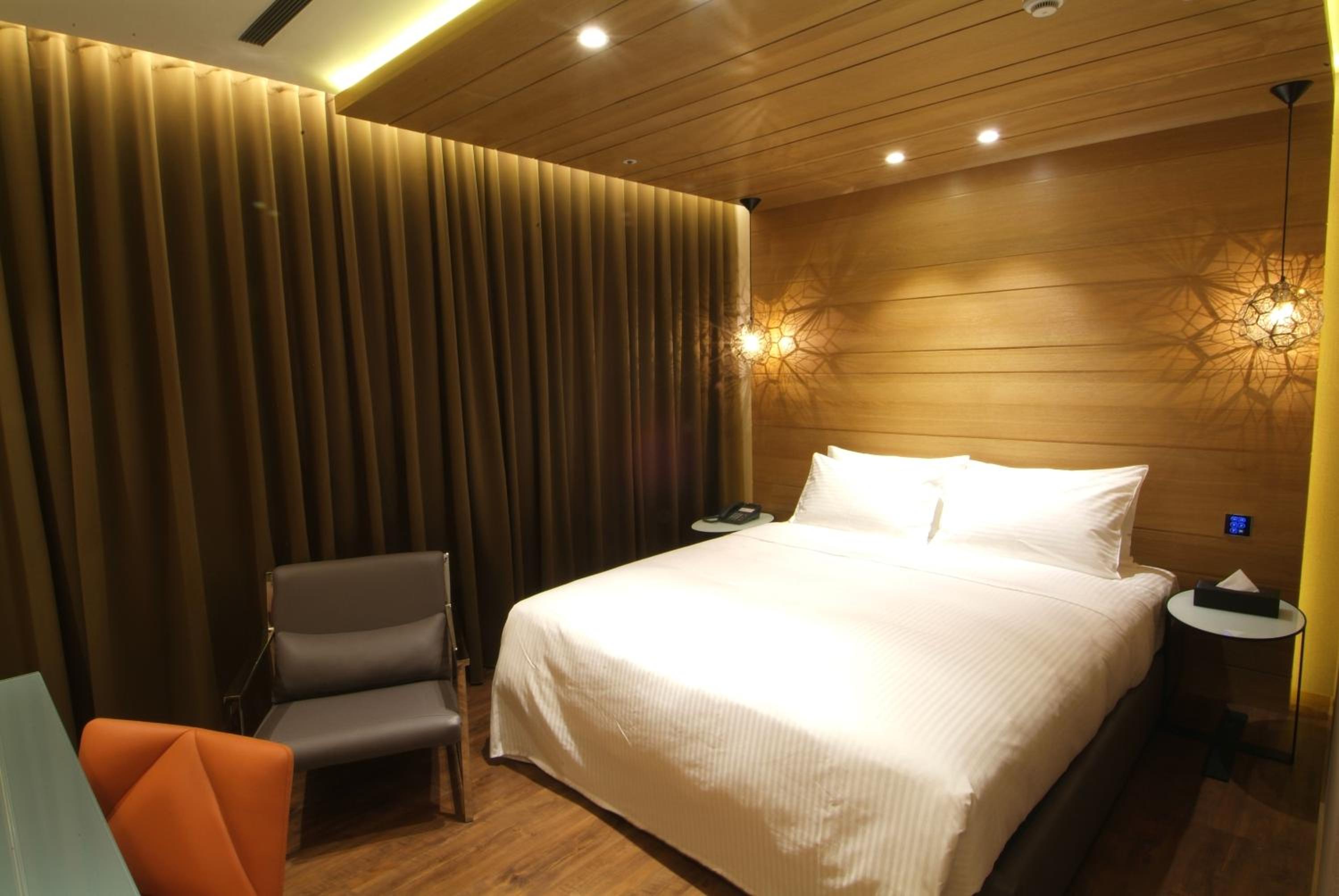 Business Double Room - Photo 4